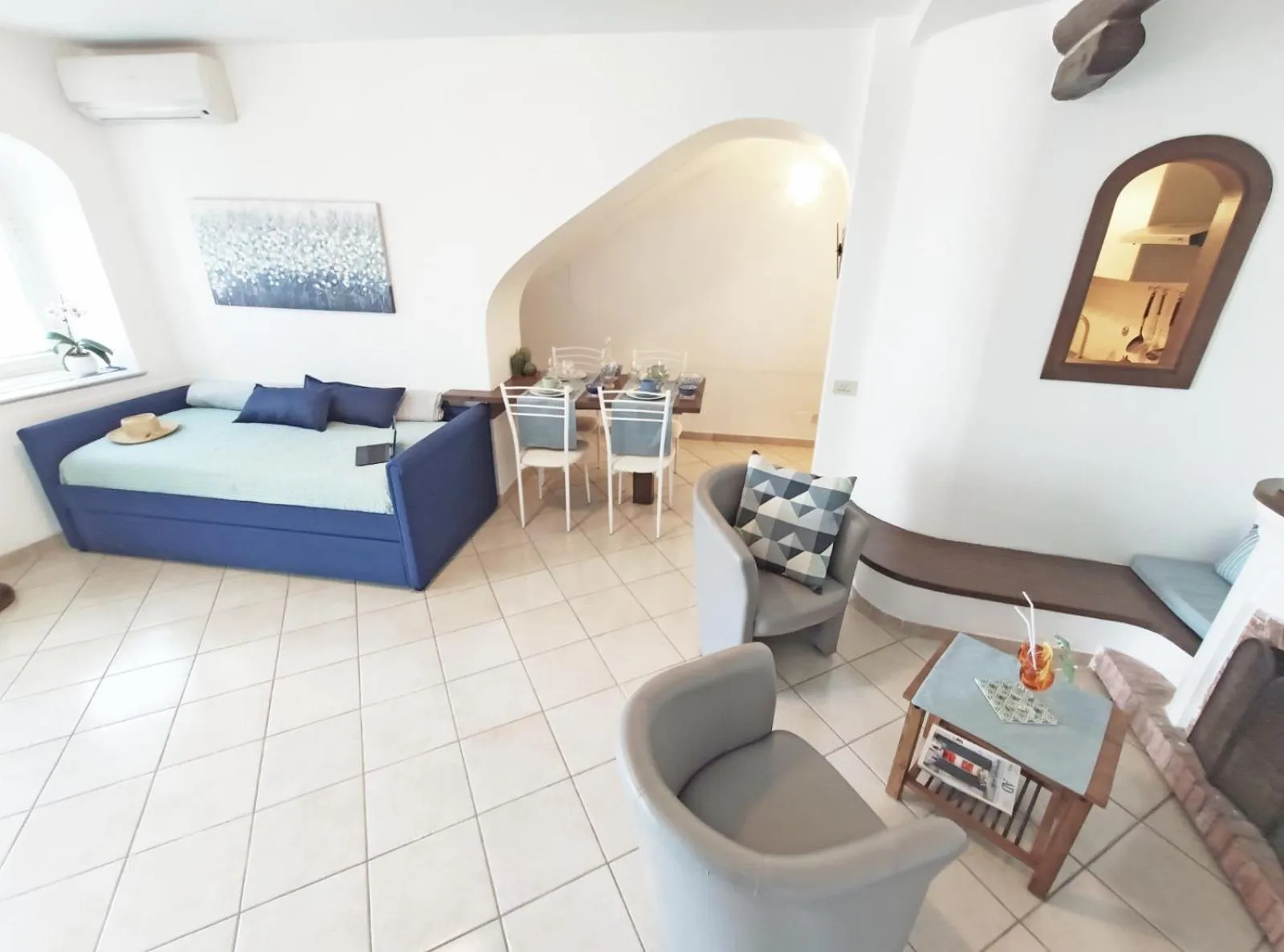 Living room, Bed in Estate4home - Goat Path