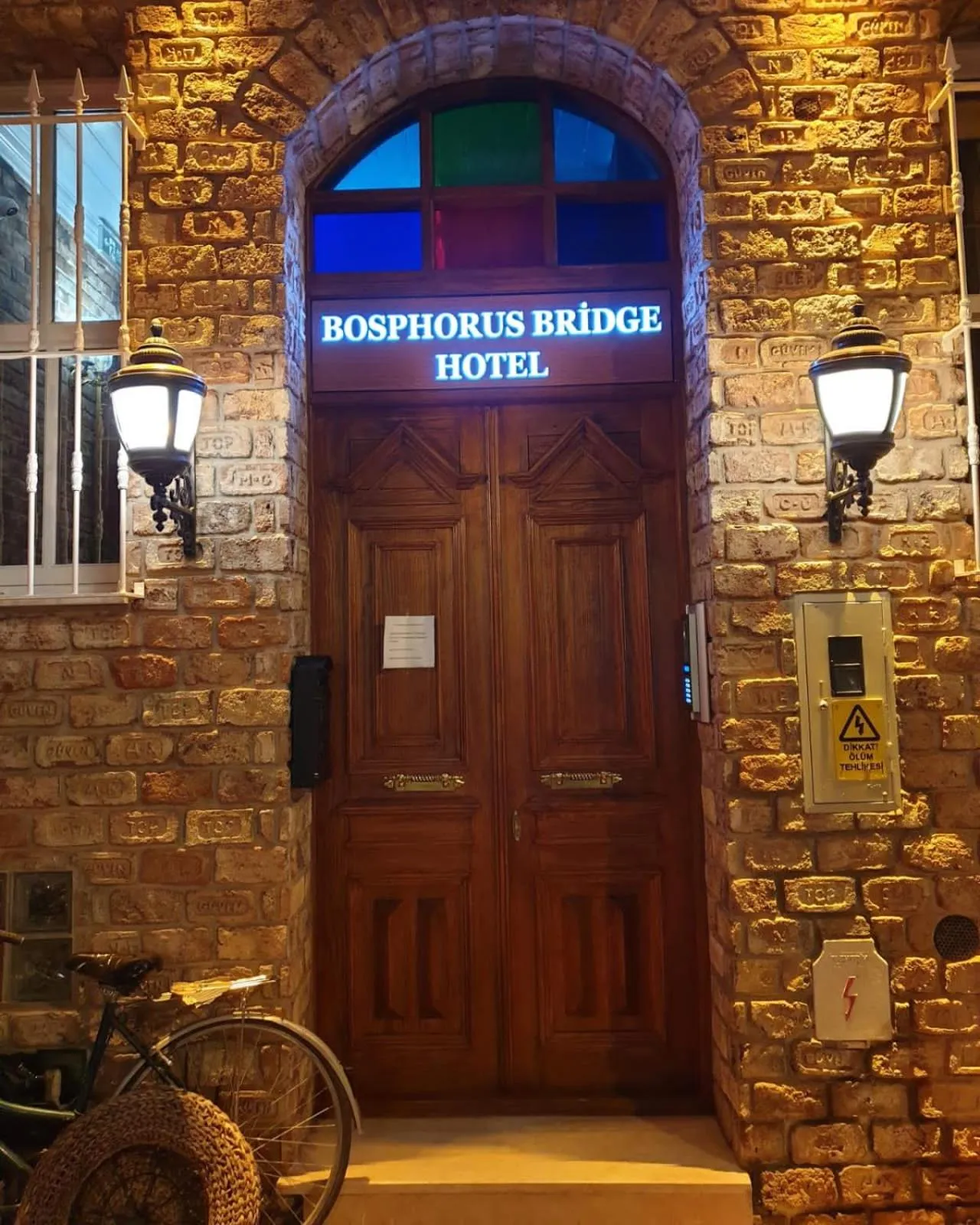 Facade/entrance in Bosphorus Bridge