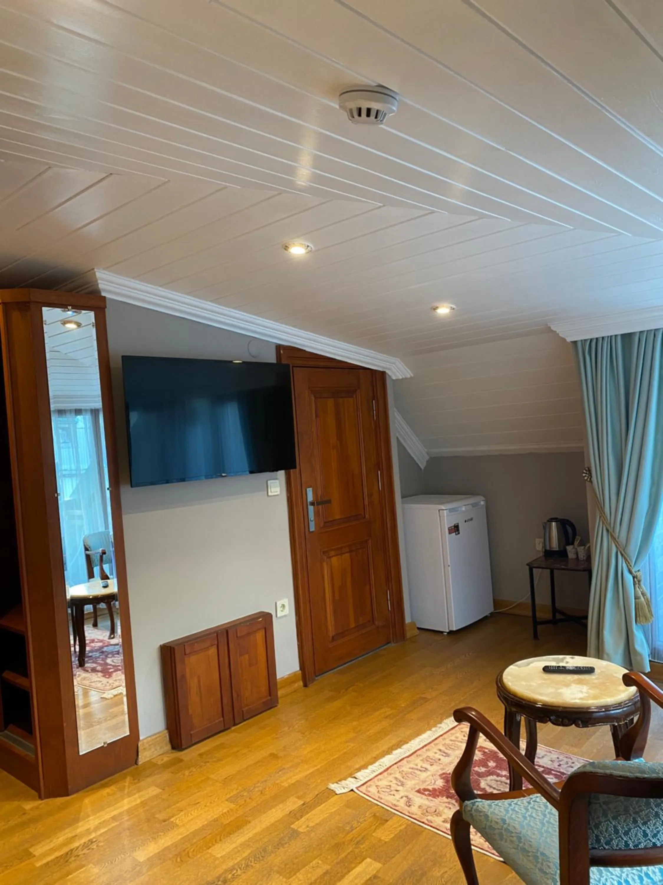 TV and multimedia in Bosphorus Bridge