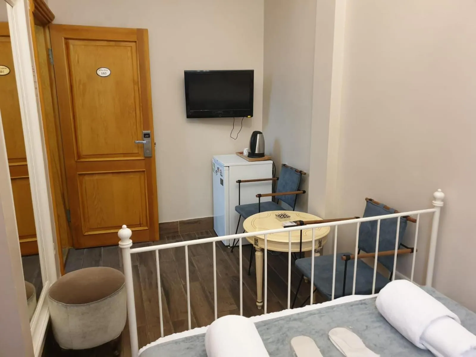 TV and multimedia, Bed in Bosphorus Bridge