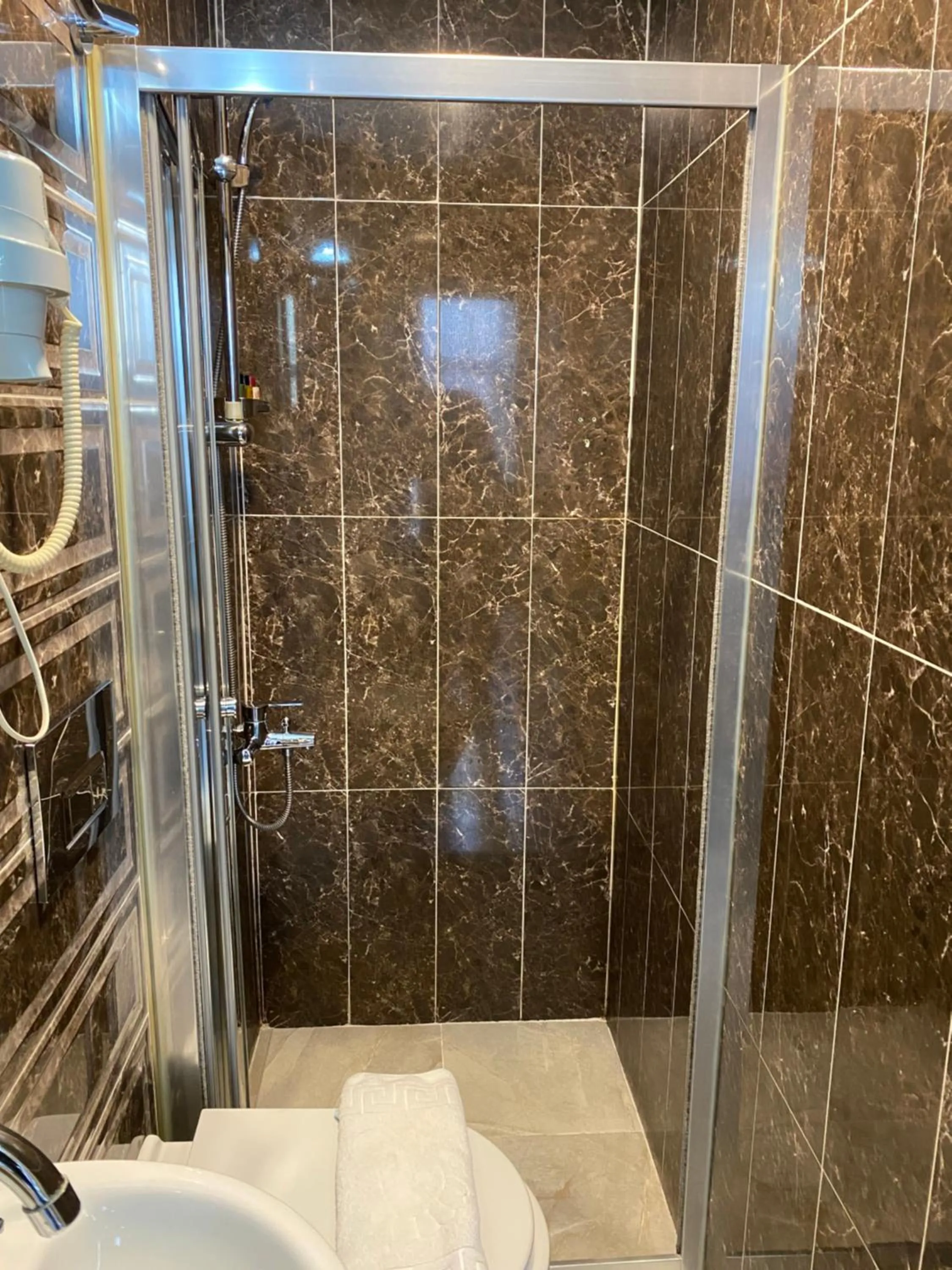 Bathroom in Bosphorus Bridge