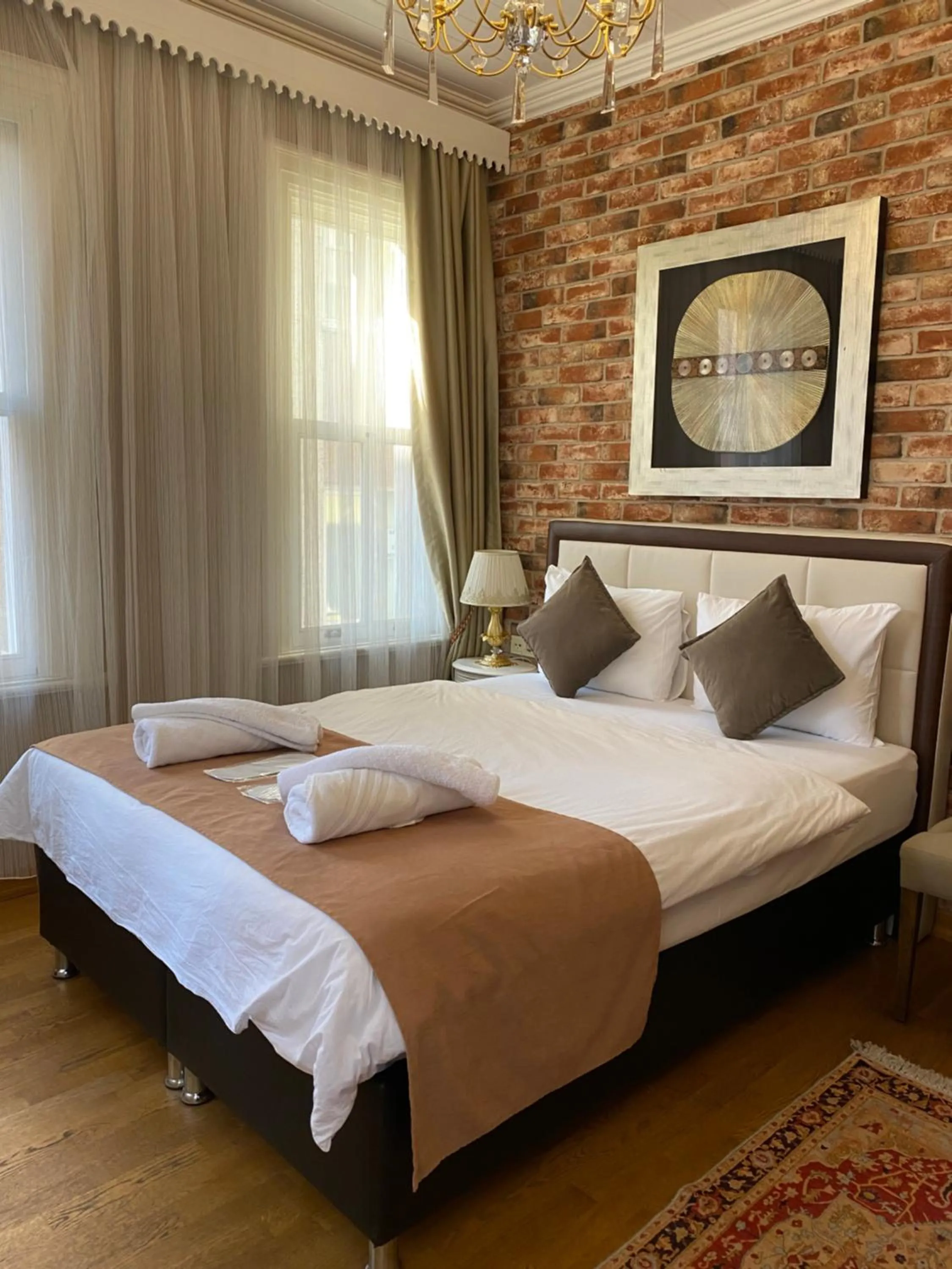 Bed in Bosphorus Bridge