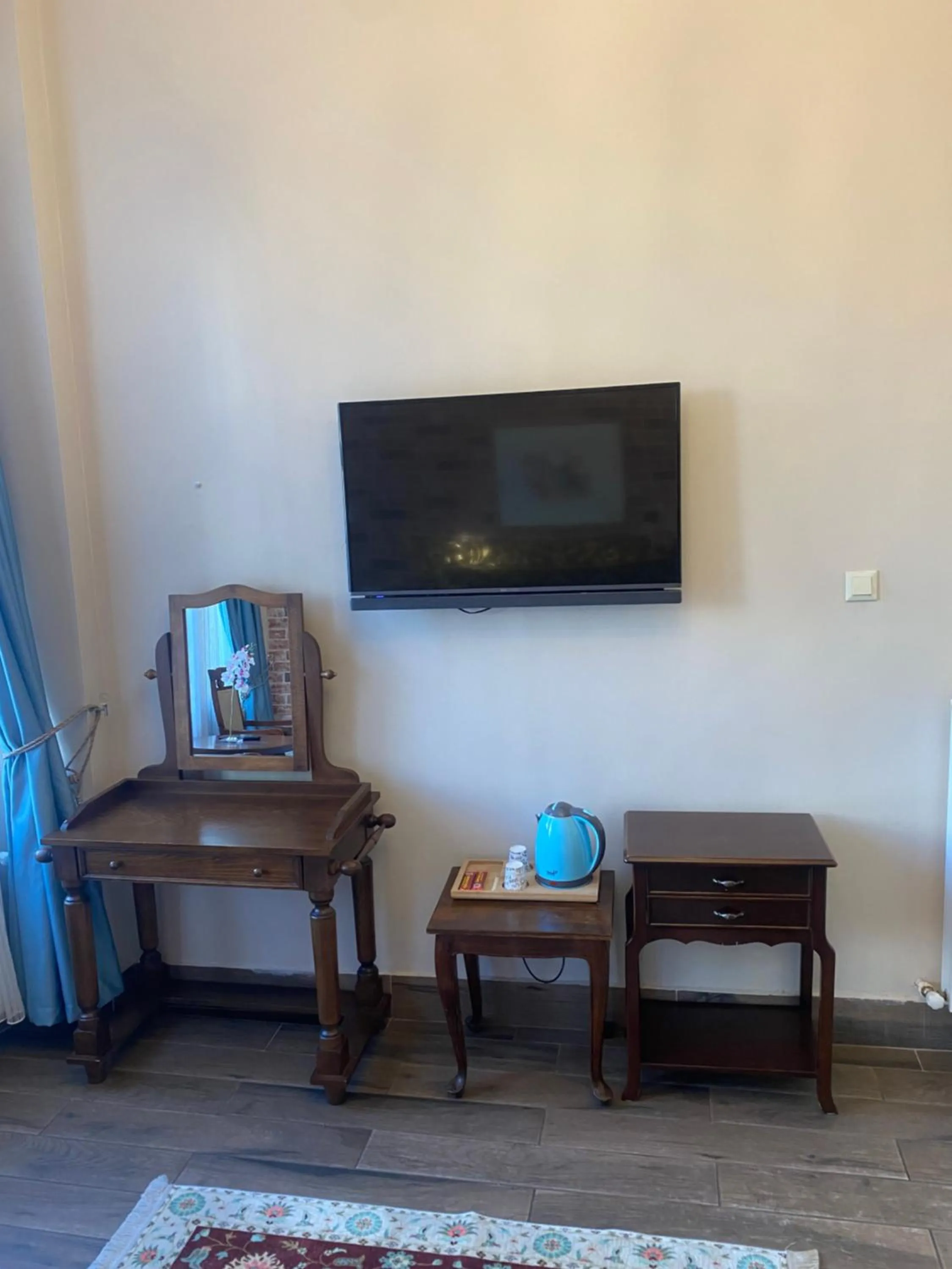 TV and multimedia in Bosphorus Bridge