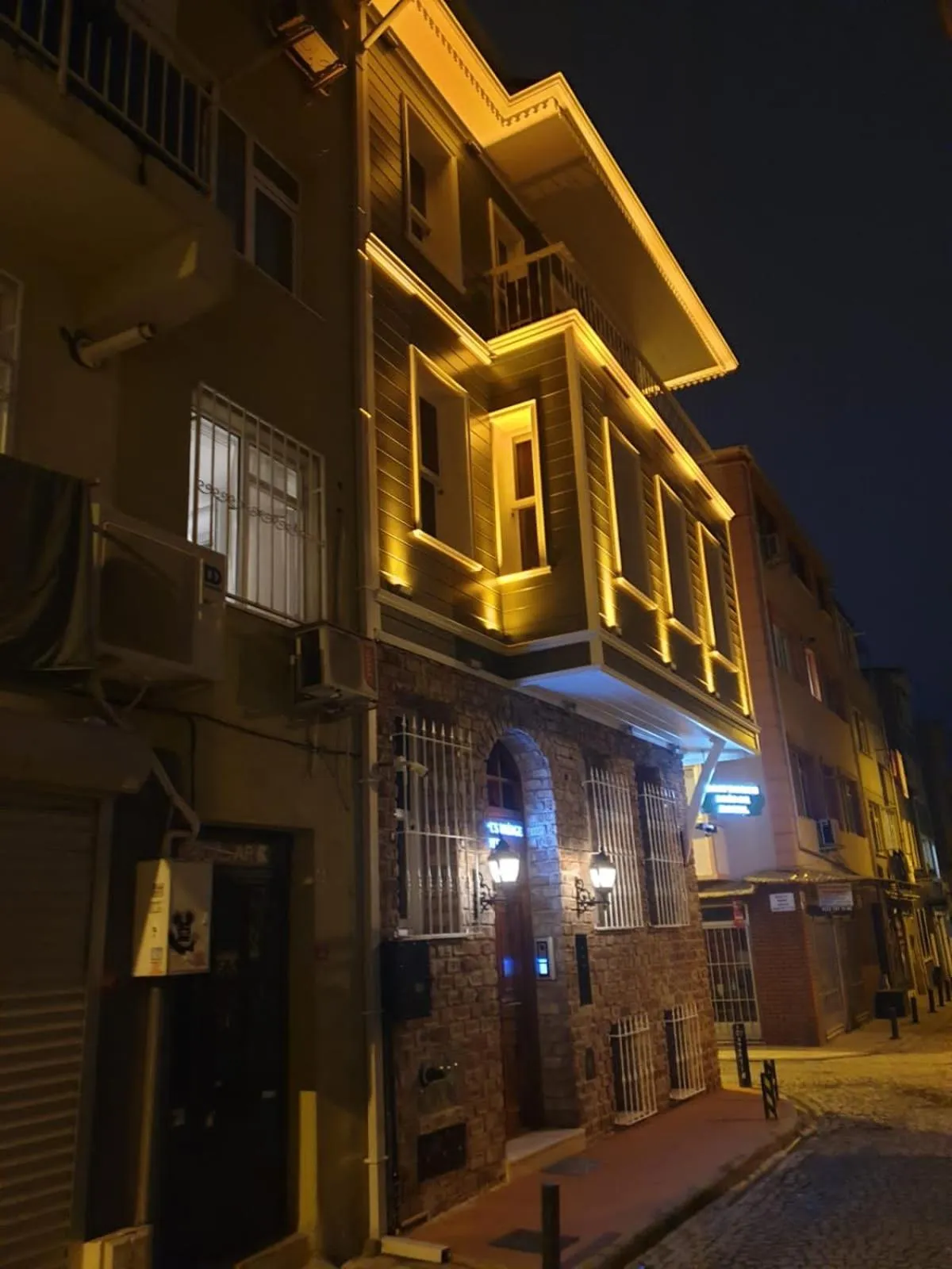 Property building in Bosphorus Bridge