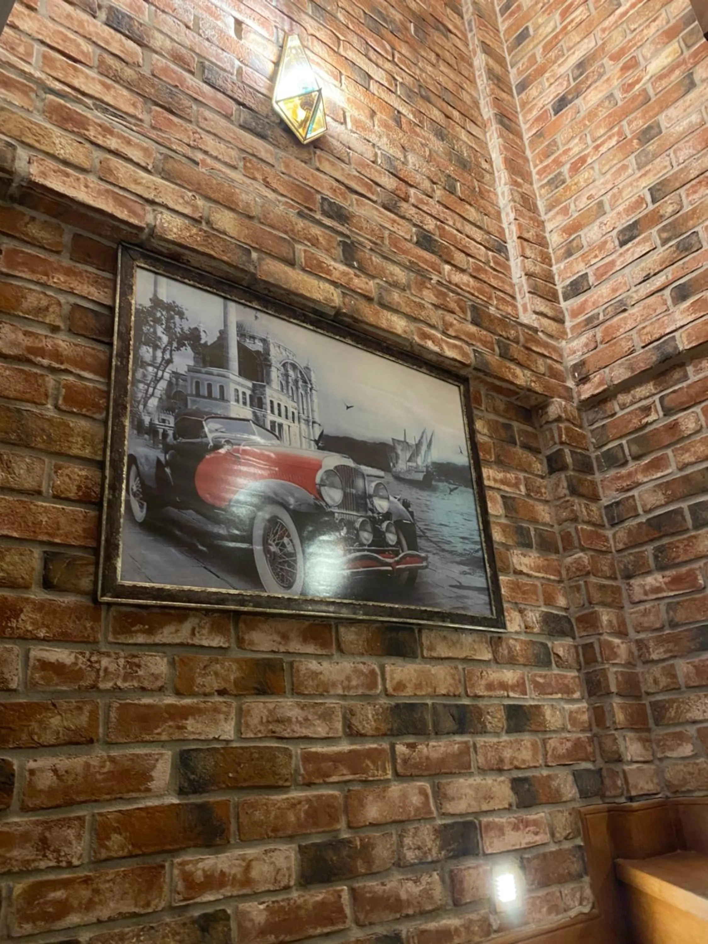 Decorative detail in Bosphorus Bridge