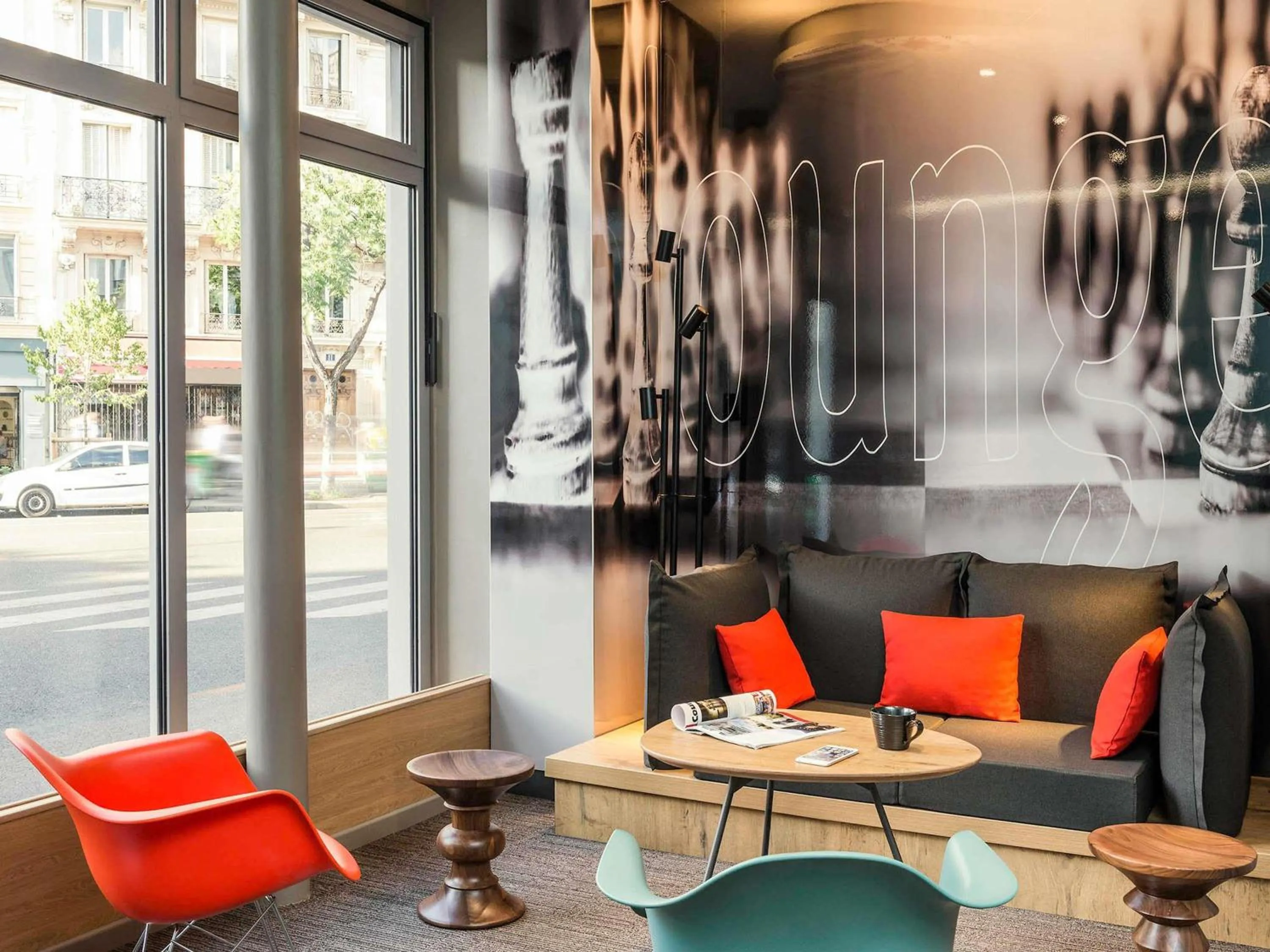 Lounge or bar in ibis Paris Avenue de la Republique