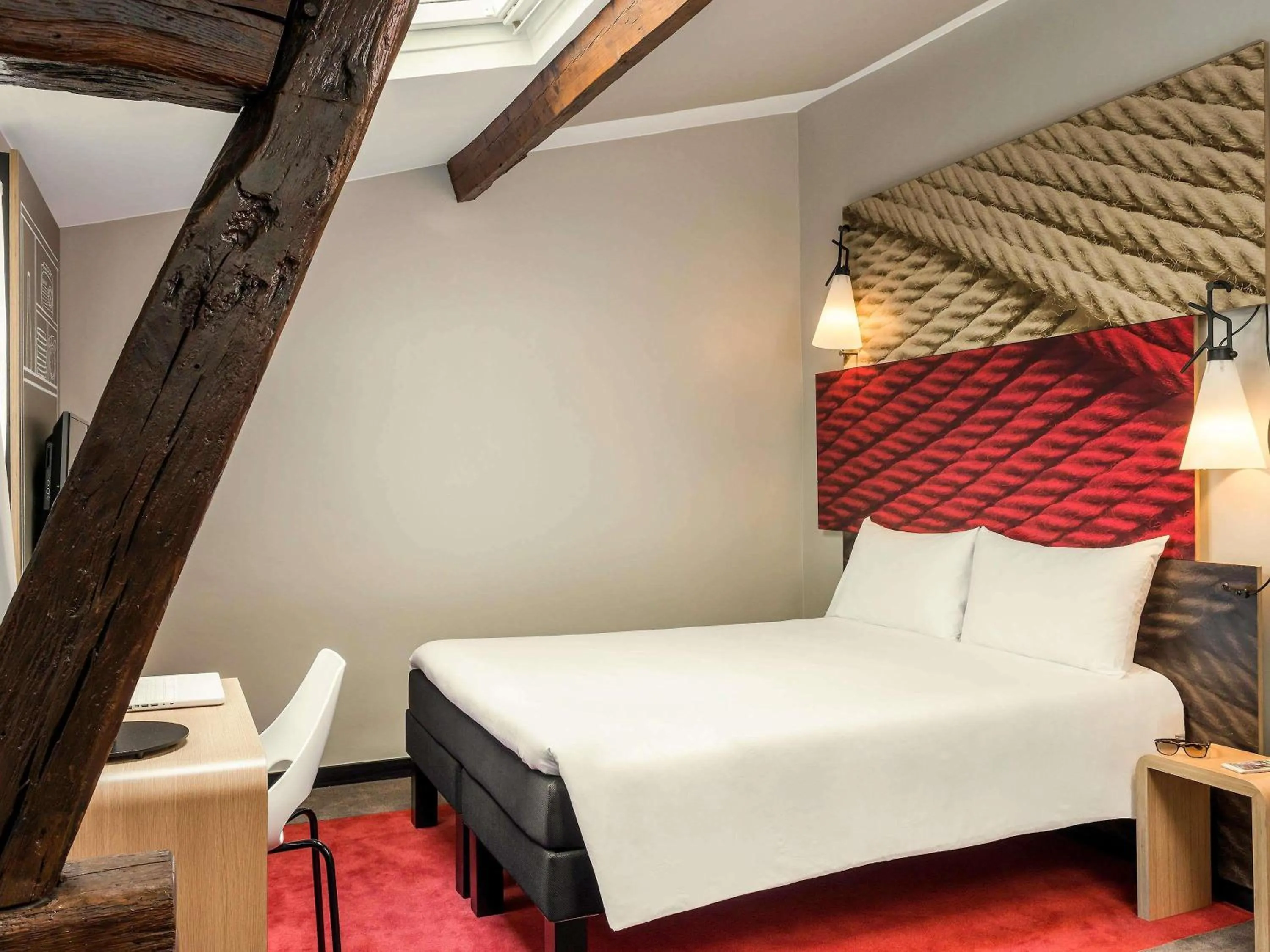 Bedroom, Bed in ibis Paris Avenue de la Republique