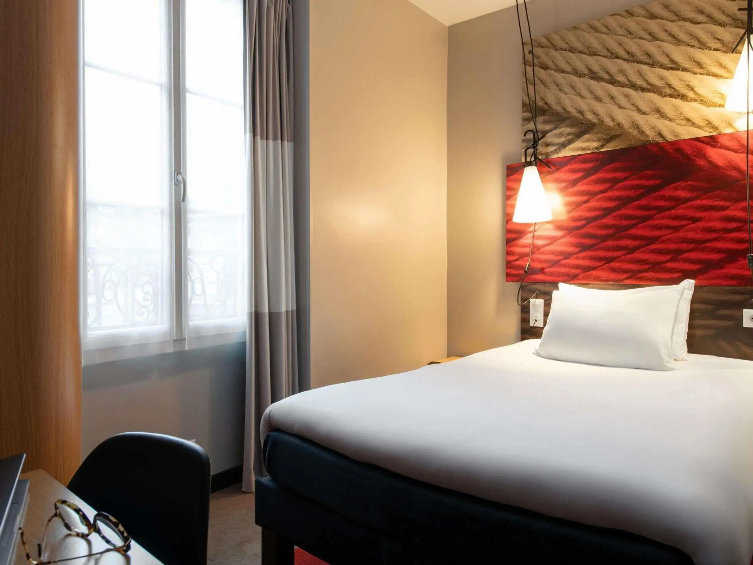 Standard Single Room in ibis Paris Avenue de la Republique Standard Single Room in ibis Paris Avenue de la Republique