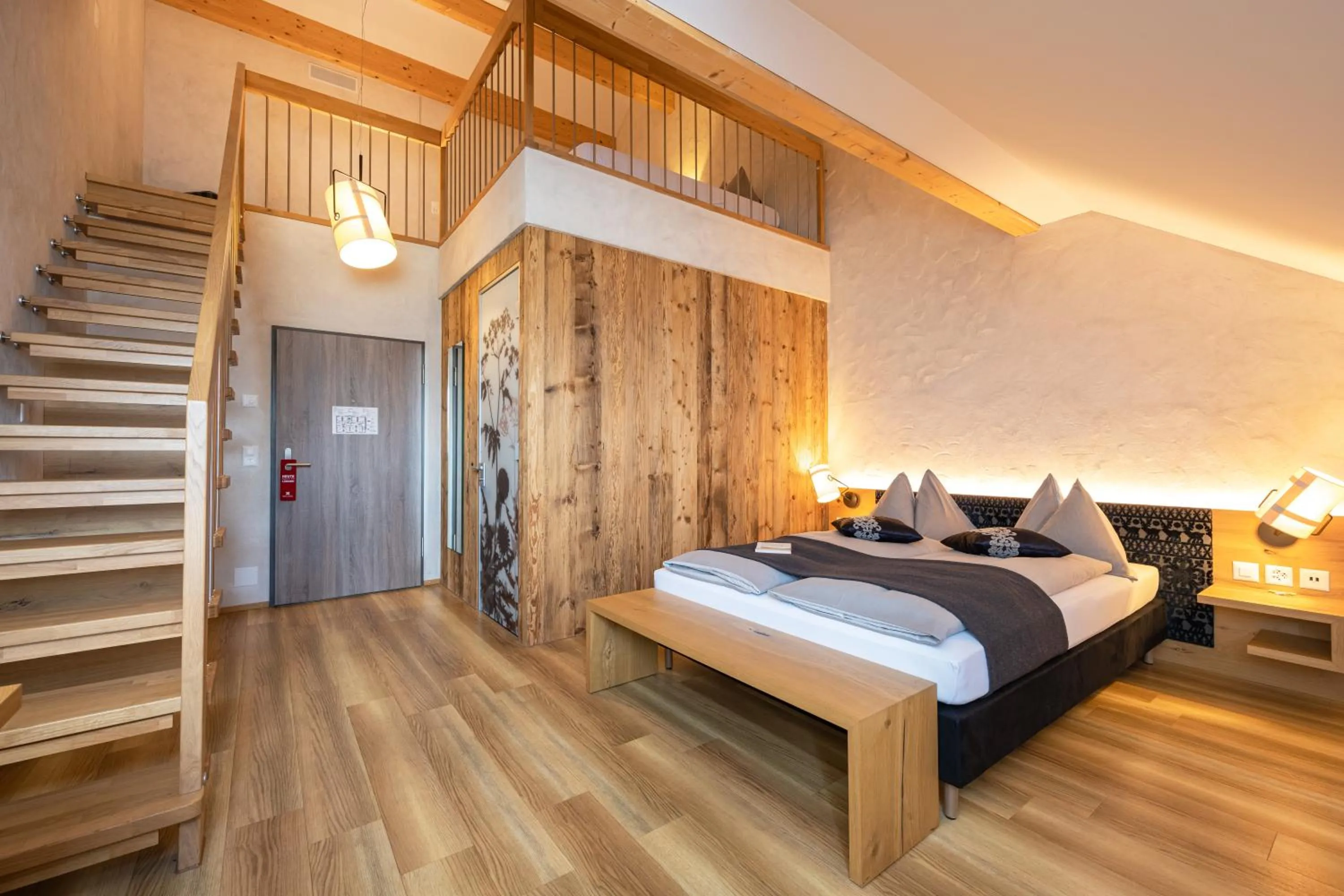 Photo of the whole room, Bed in Landgasthof Kreuz - Ihr Businesshotel mit persönlichem Flair