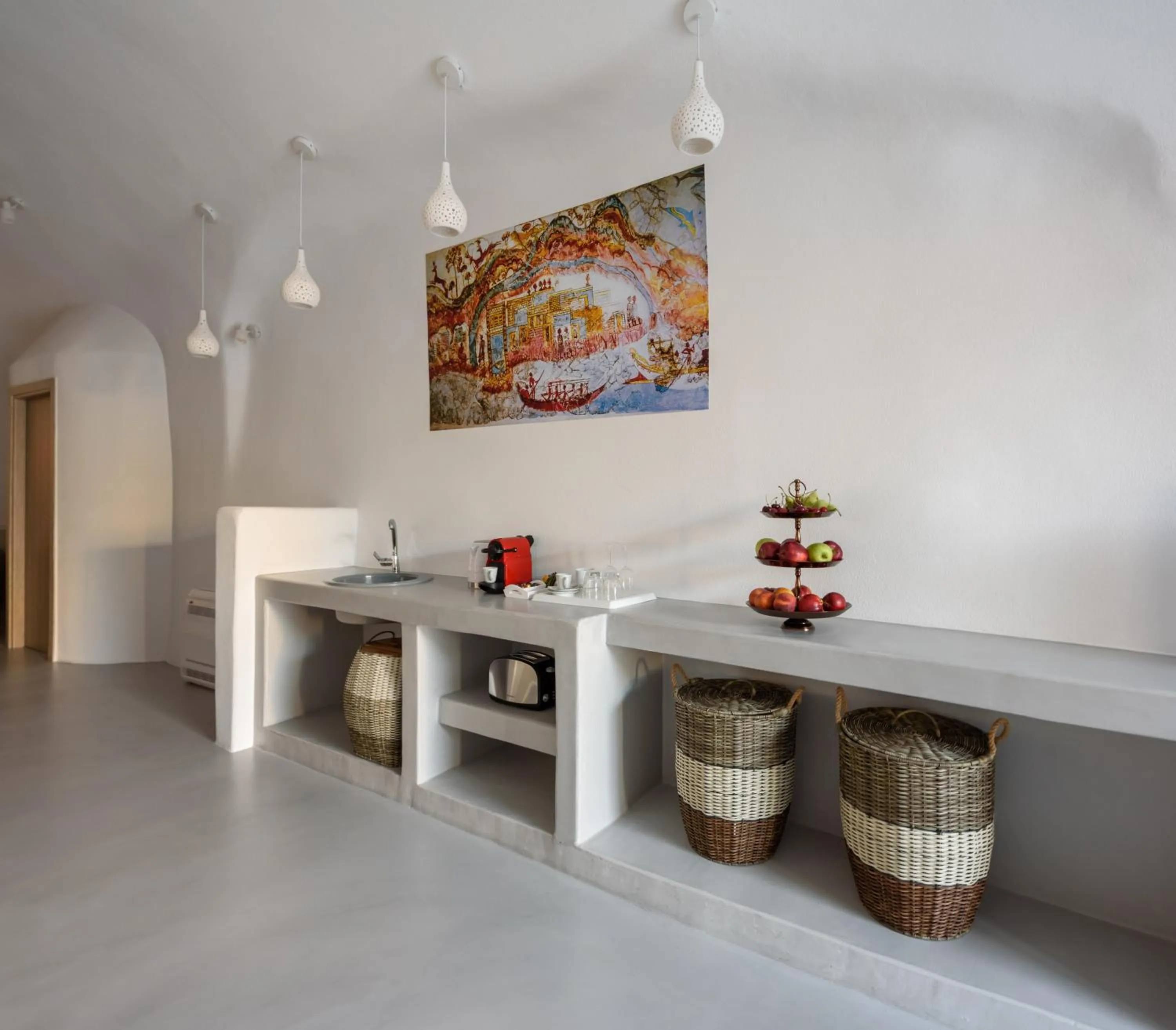 Coffee/tea facilities in White Dream Suites