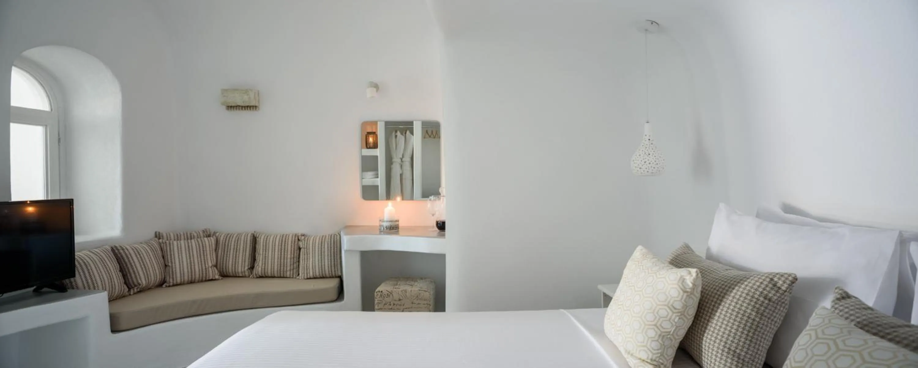 Bedroom in White Dream Suites