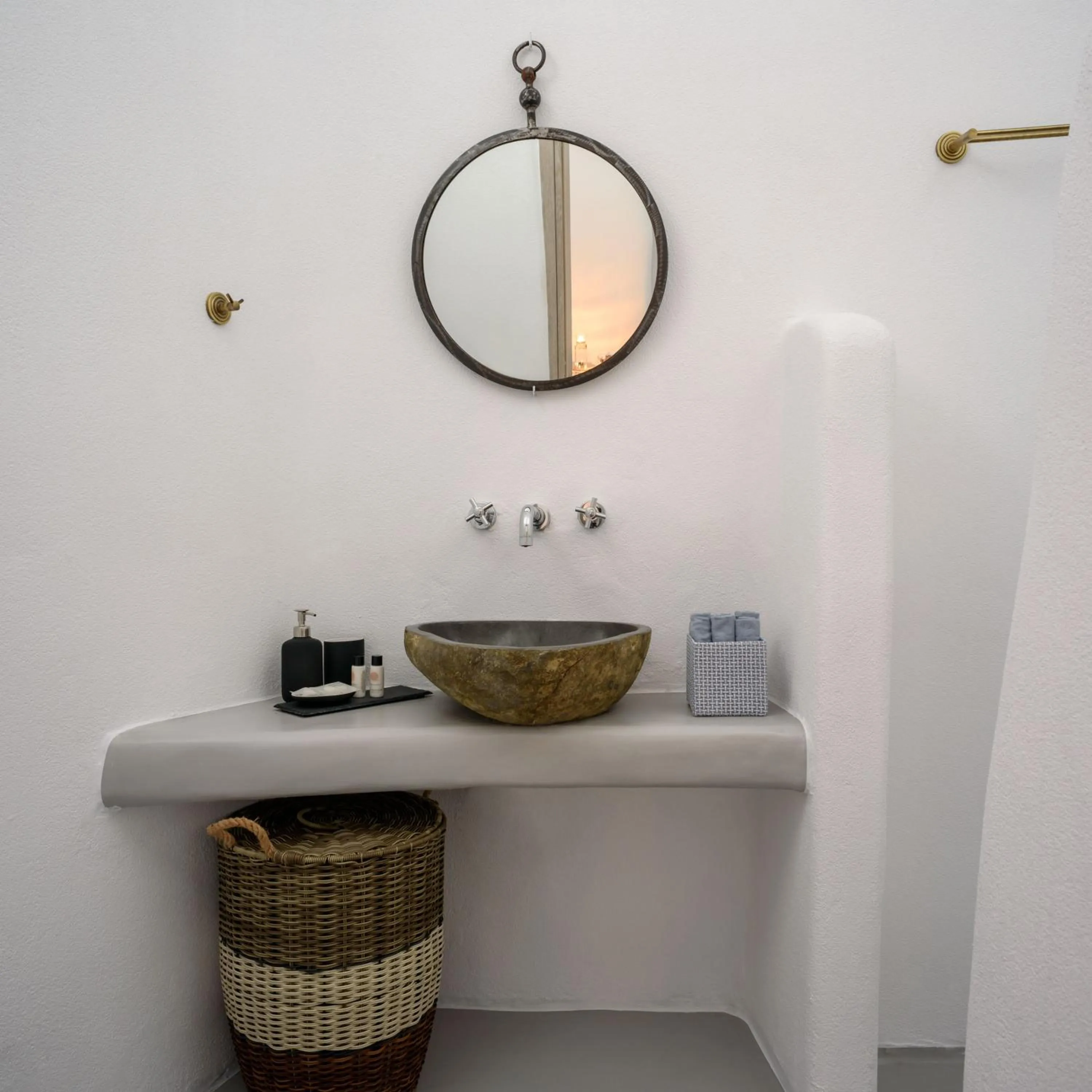 Bathroom in White Dream Suites