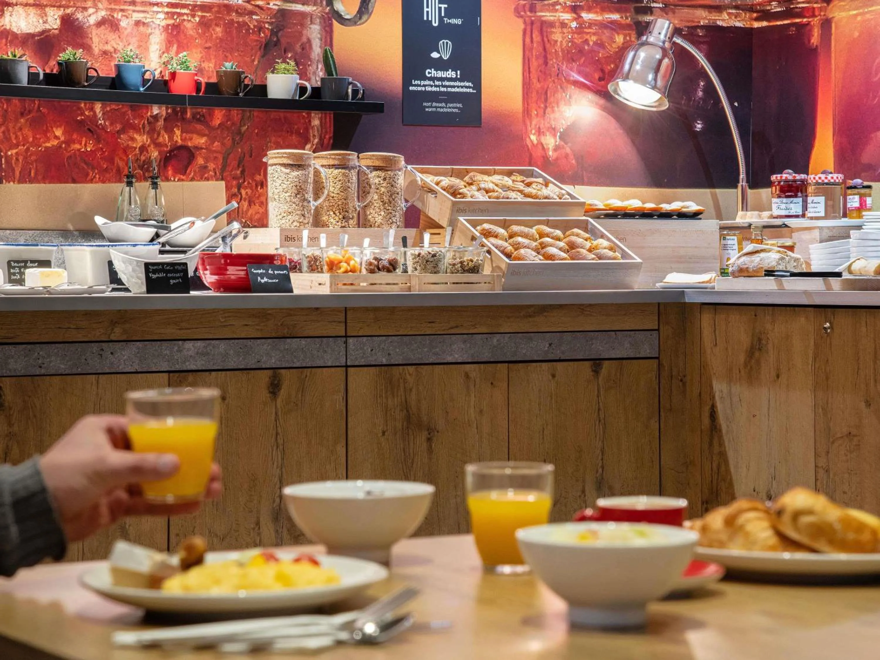 Breakfast in ibis Paris Canal Saint Martin