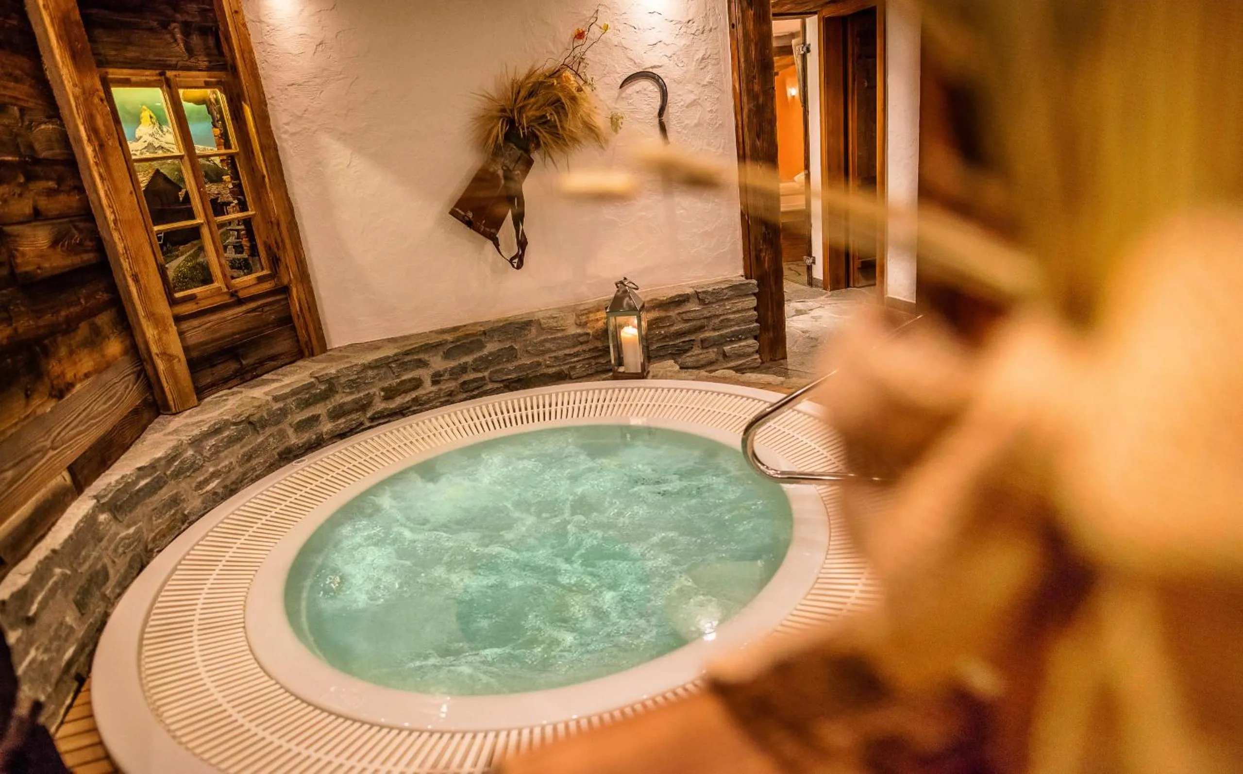 Swimming pool in Hotel Bellerive