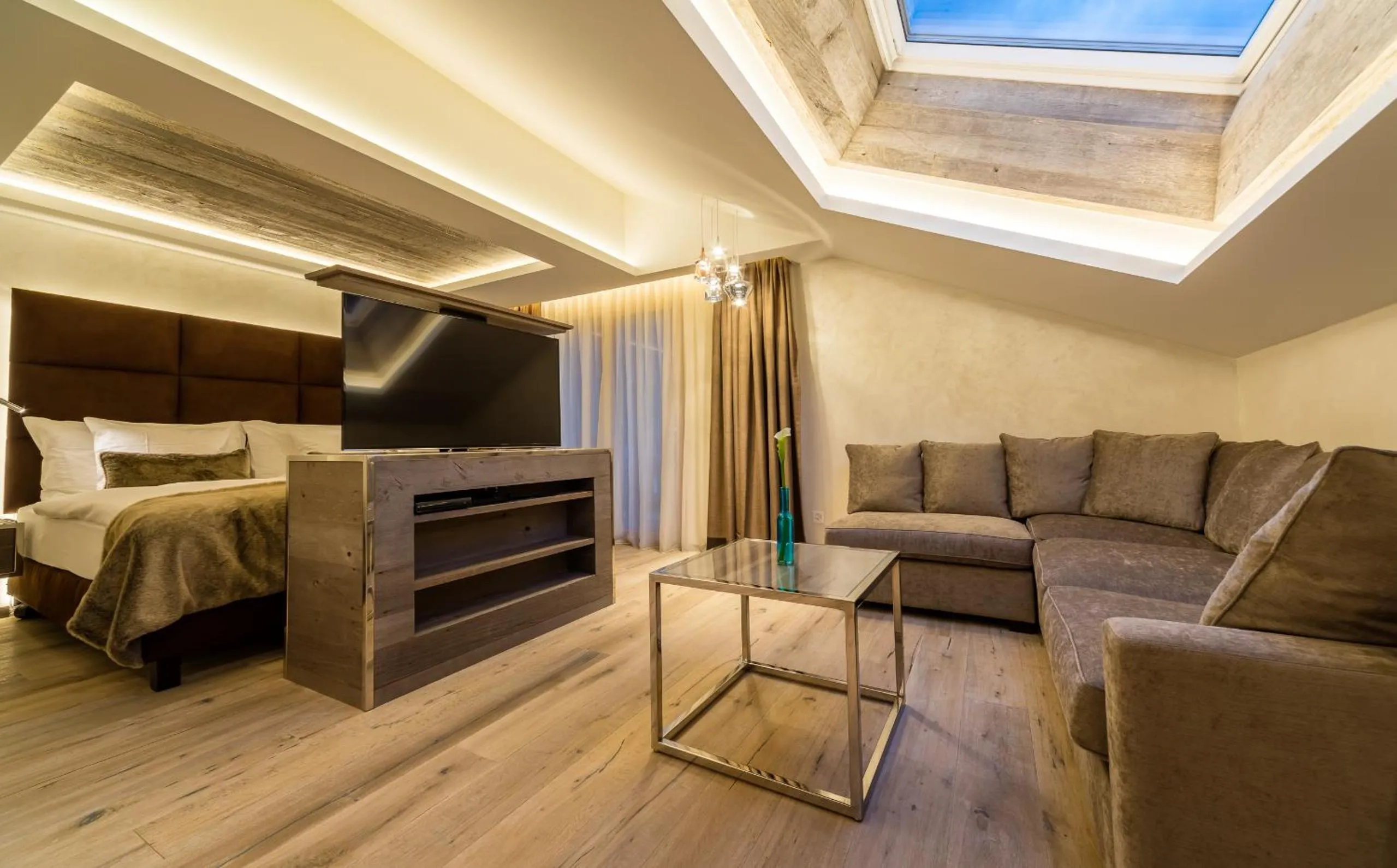 TV and multimedia, Bed in Hotel Bellerive