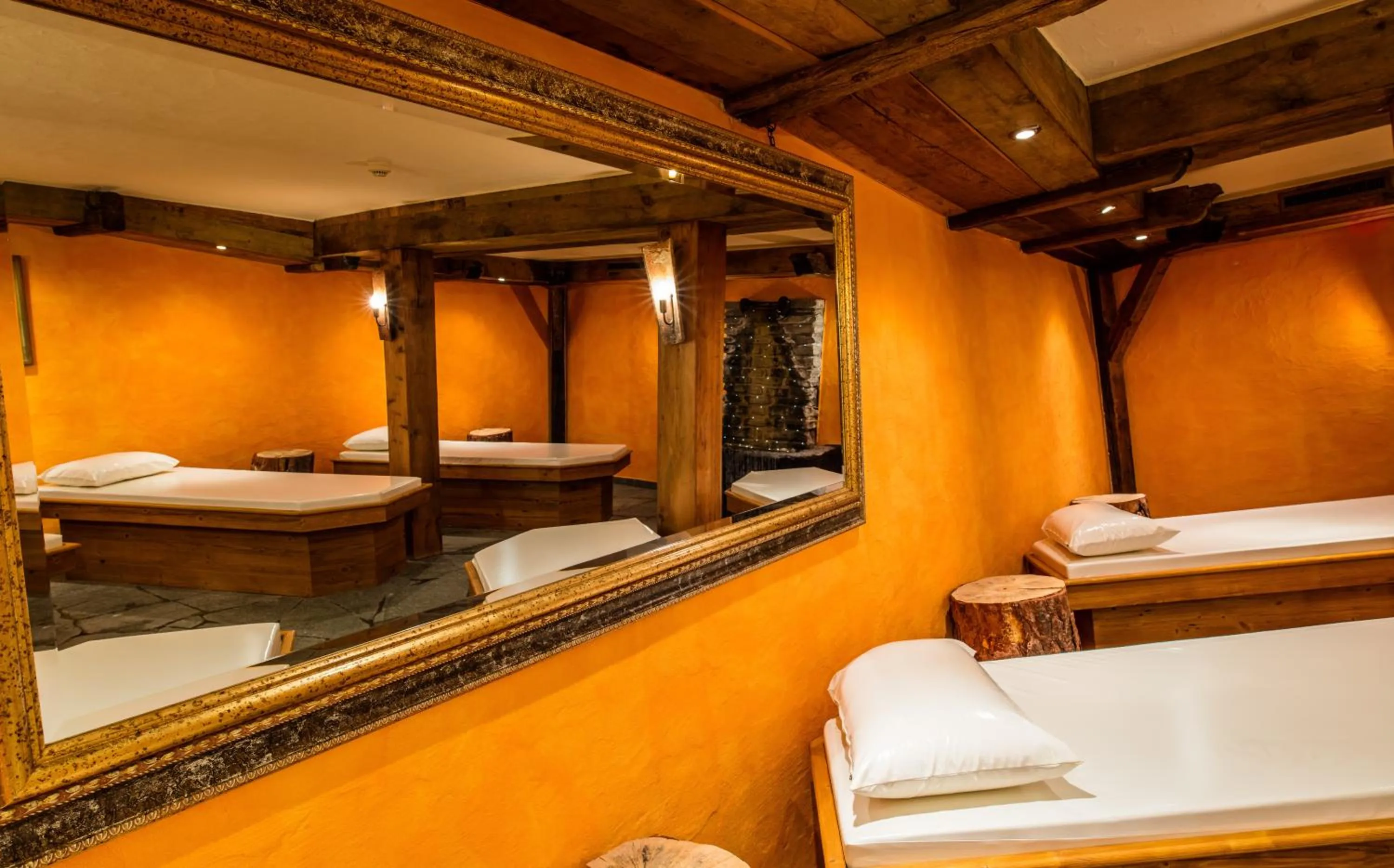 Decorative detail, Bed in Hotel Bellerive