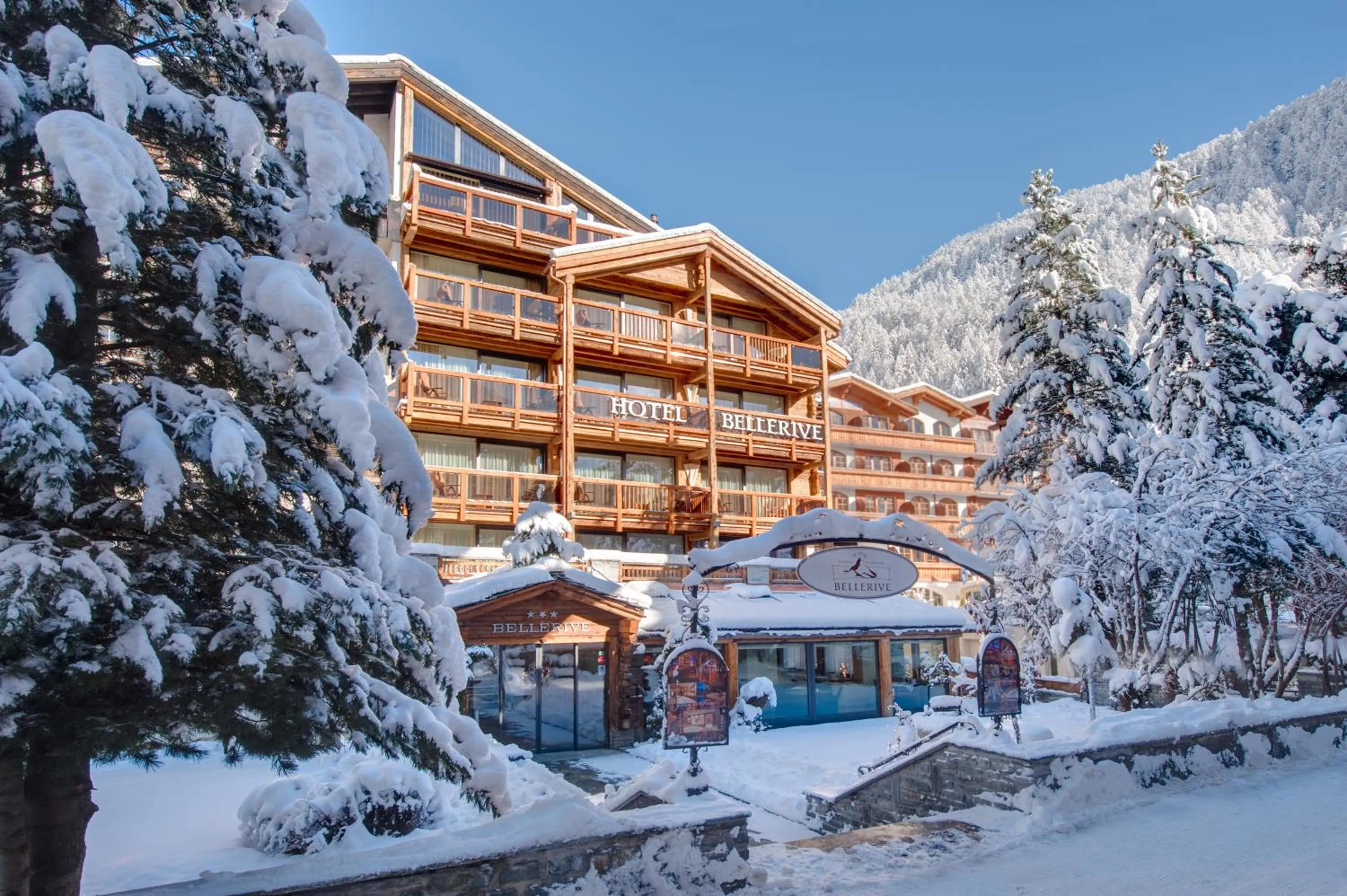 Facade/entrance in Hotel Bellerive