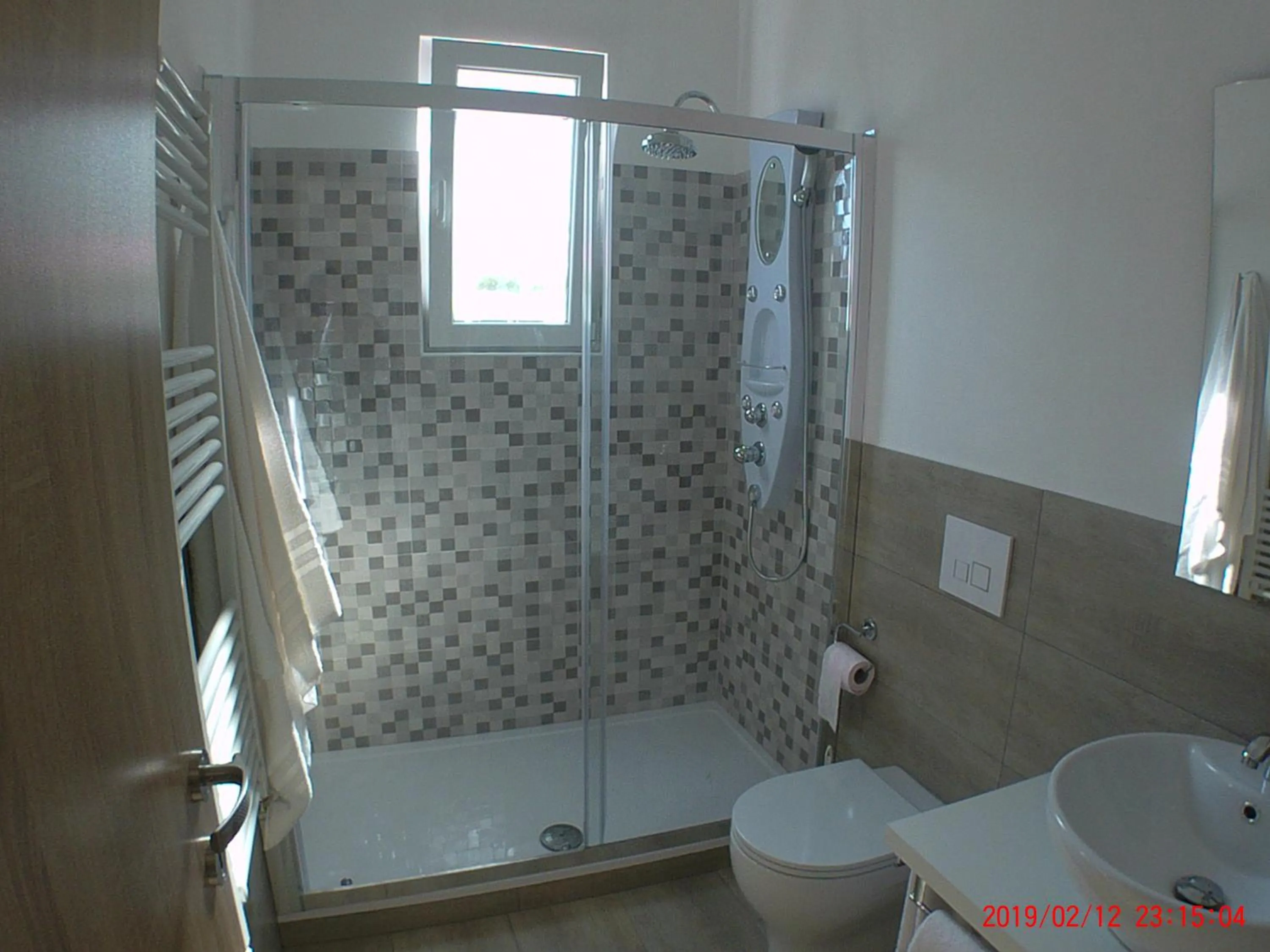 Shower in un passo dal mare