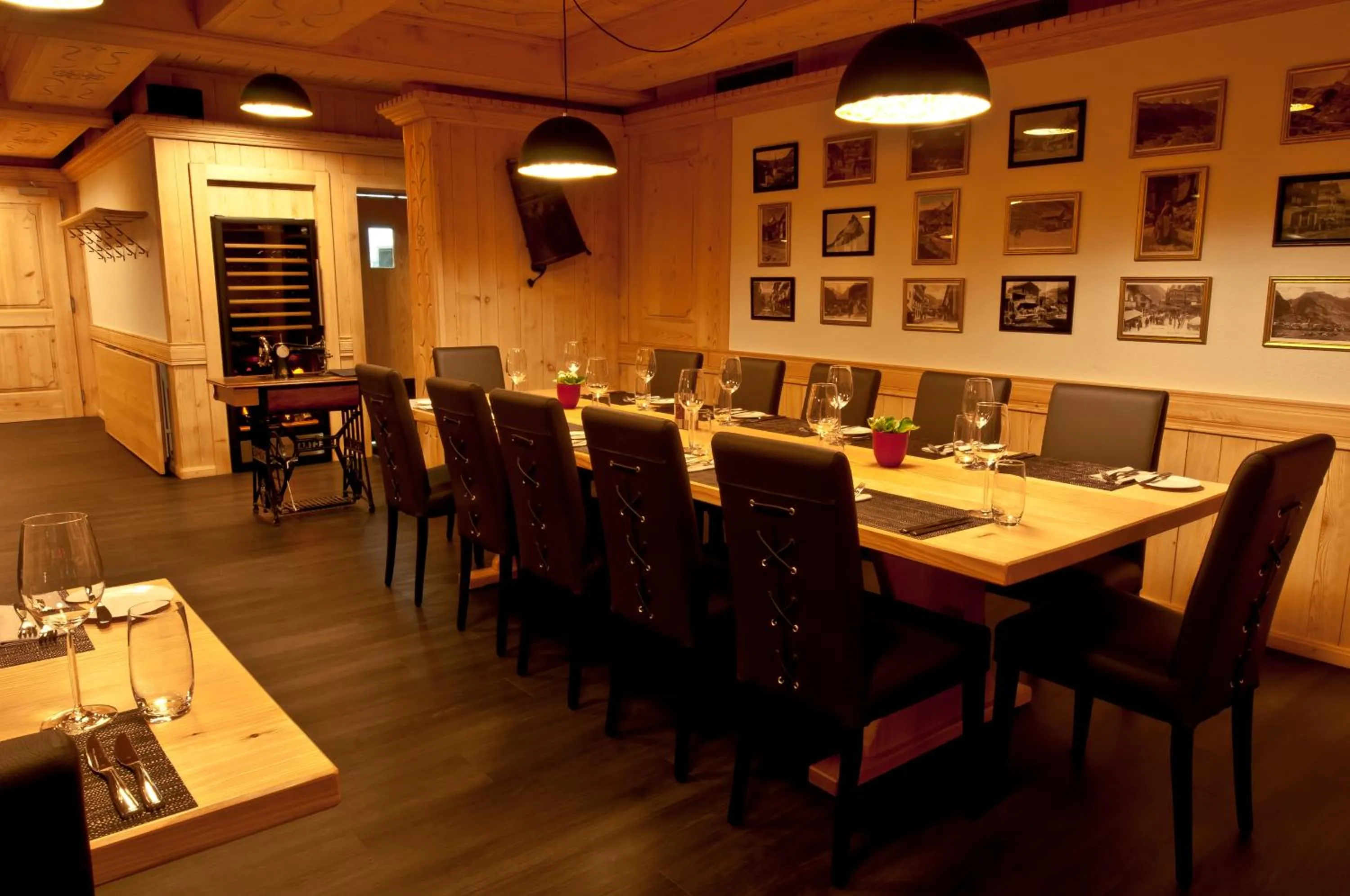 Restaurant/places to eat in la couronne Hotel & Spa