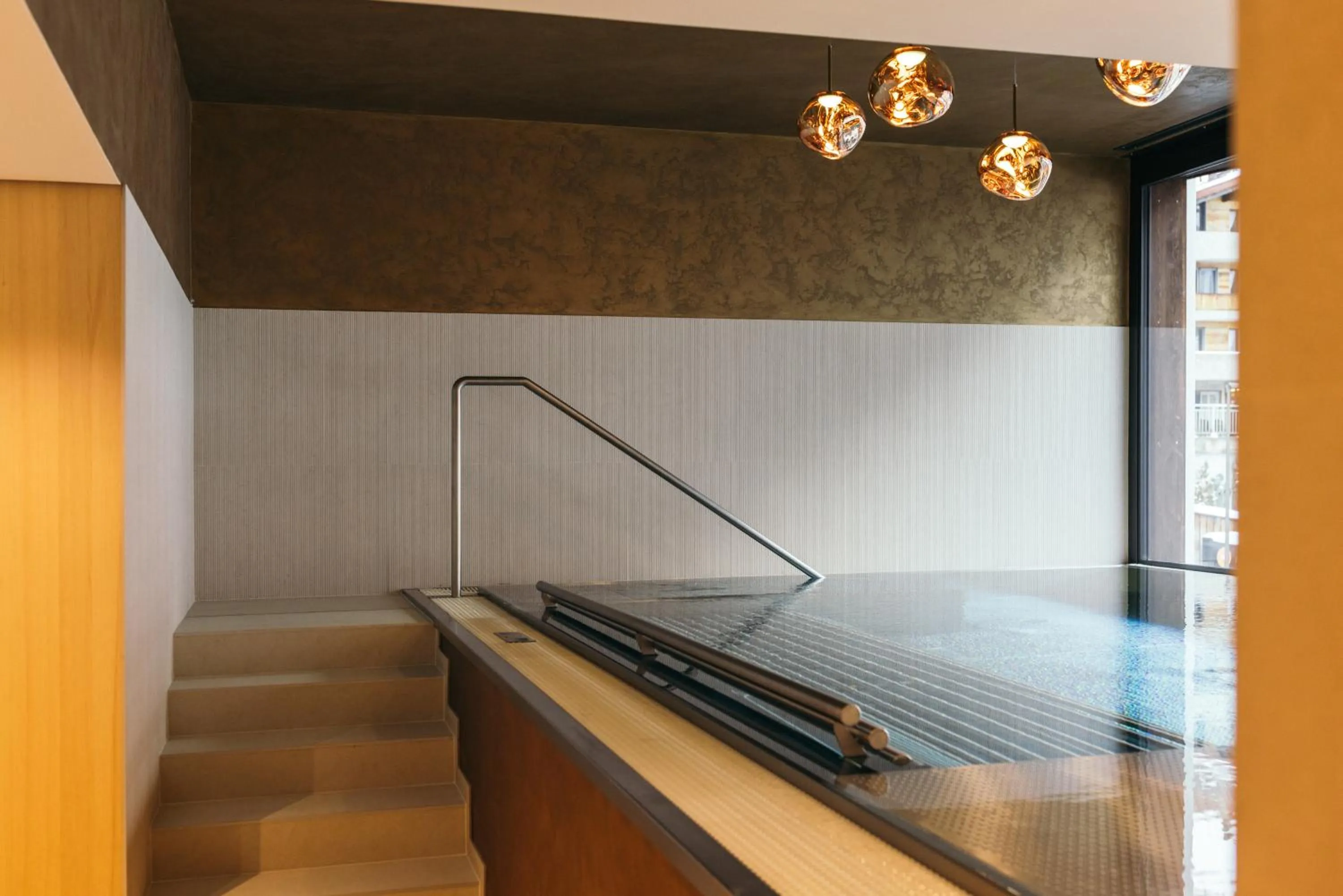 Hot Tub in la couronne Hotel & Spa