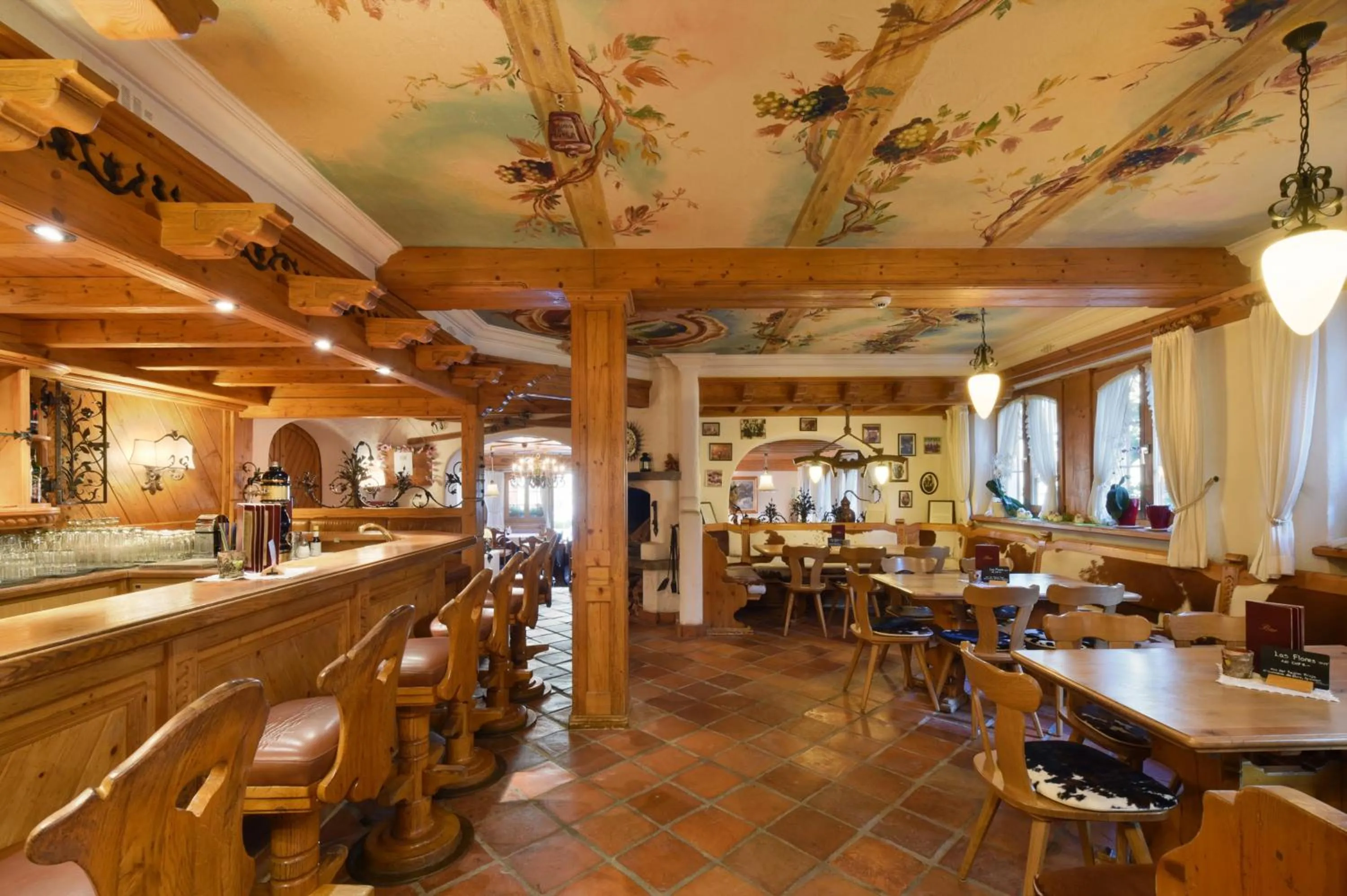 Restaurant/places to eat in Hotel Alpenroyal