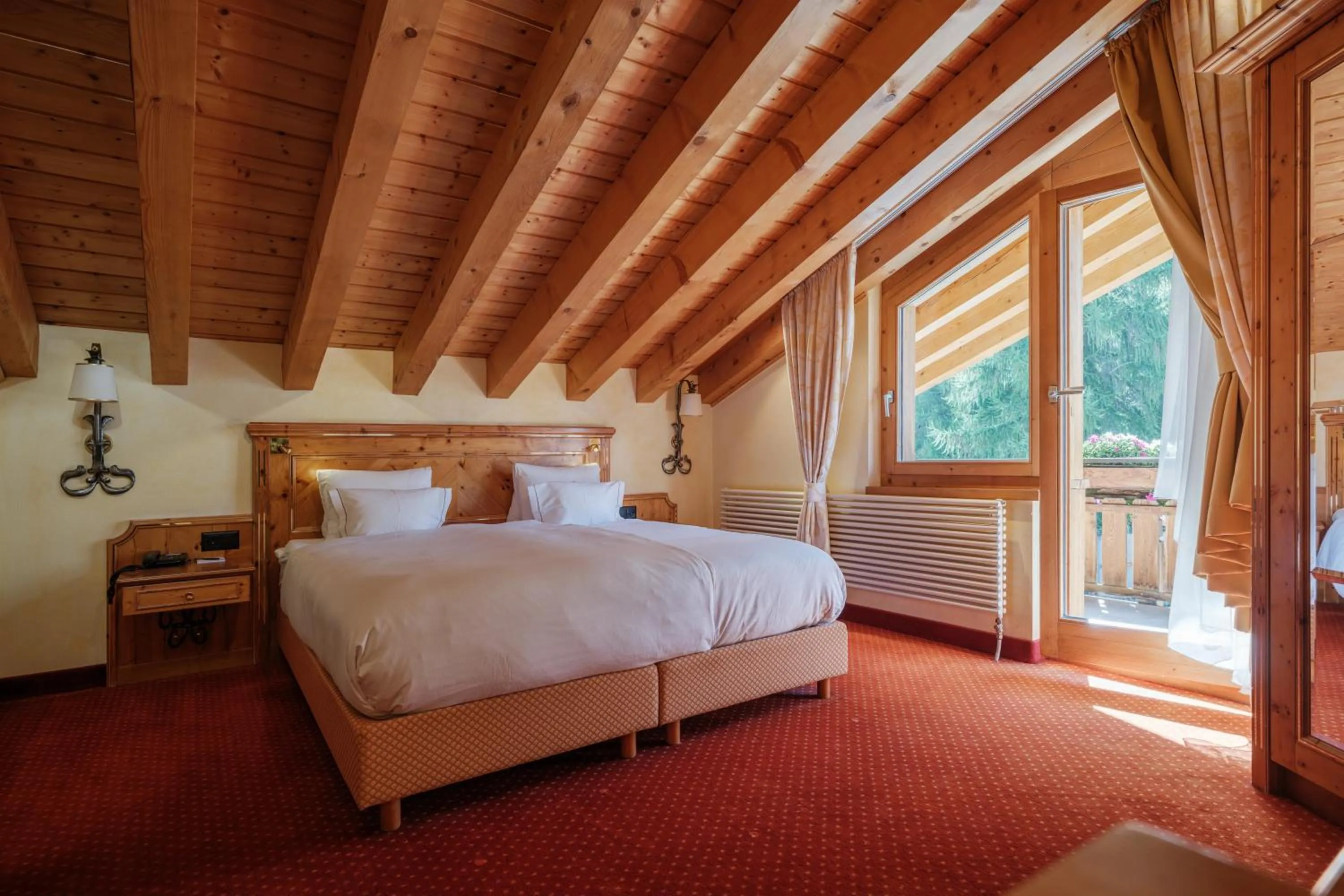 Bedroom, Bed in Relais & Chateaux Schönegg