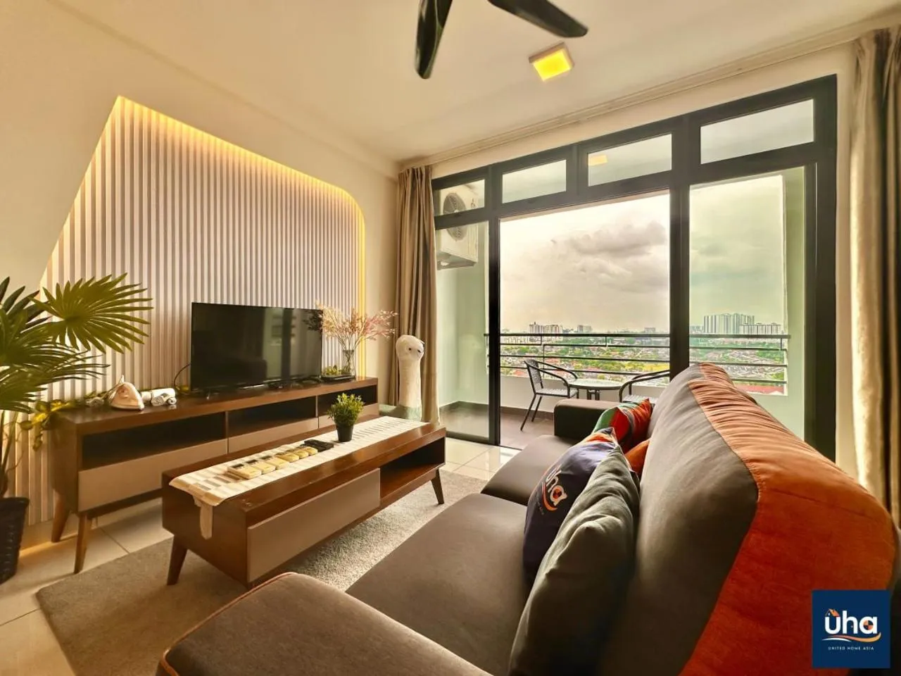 Communal lounge/ TV room in 1 Tebrau Residences By RR JBcity