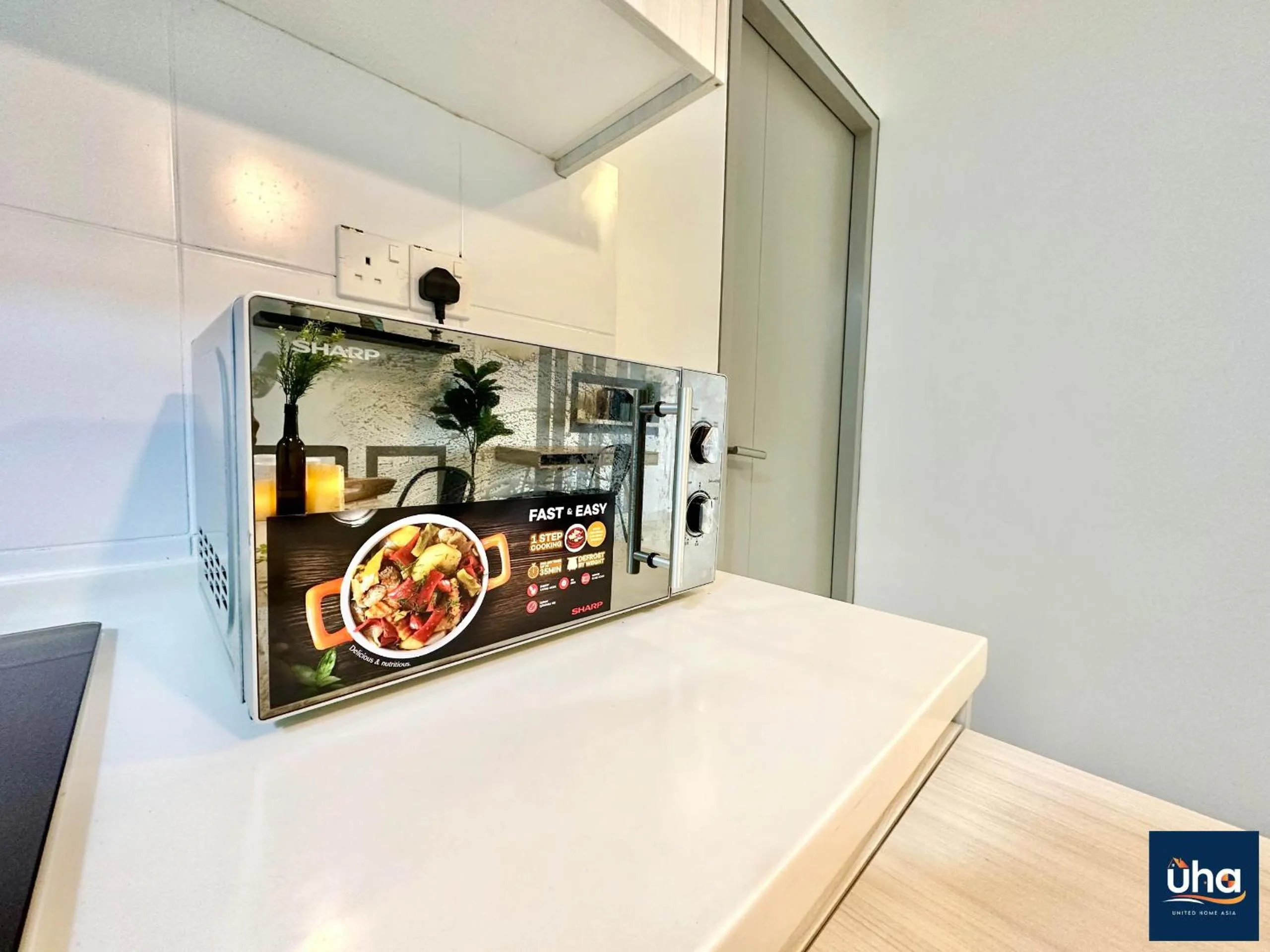 minibar, Bed in 1 Tebrau Residences By RR JBcity