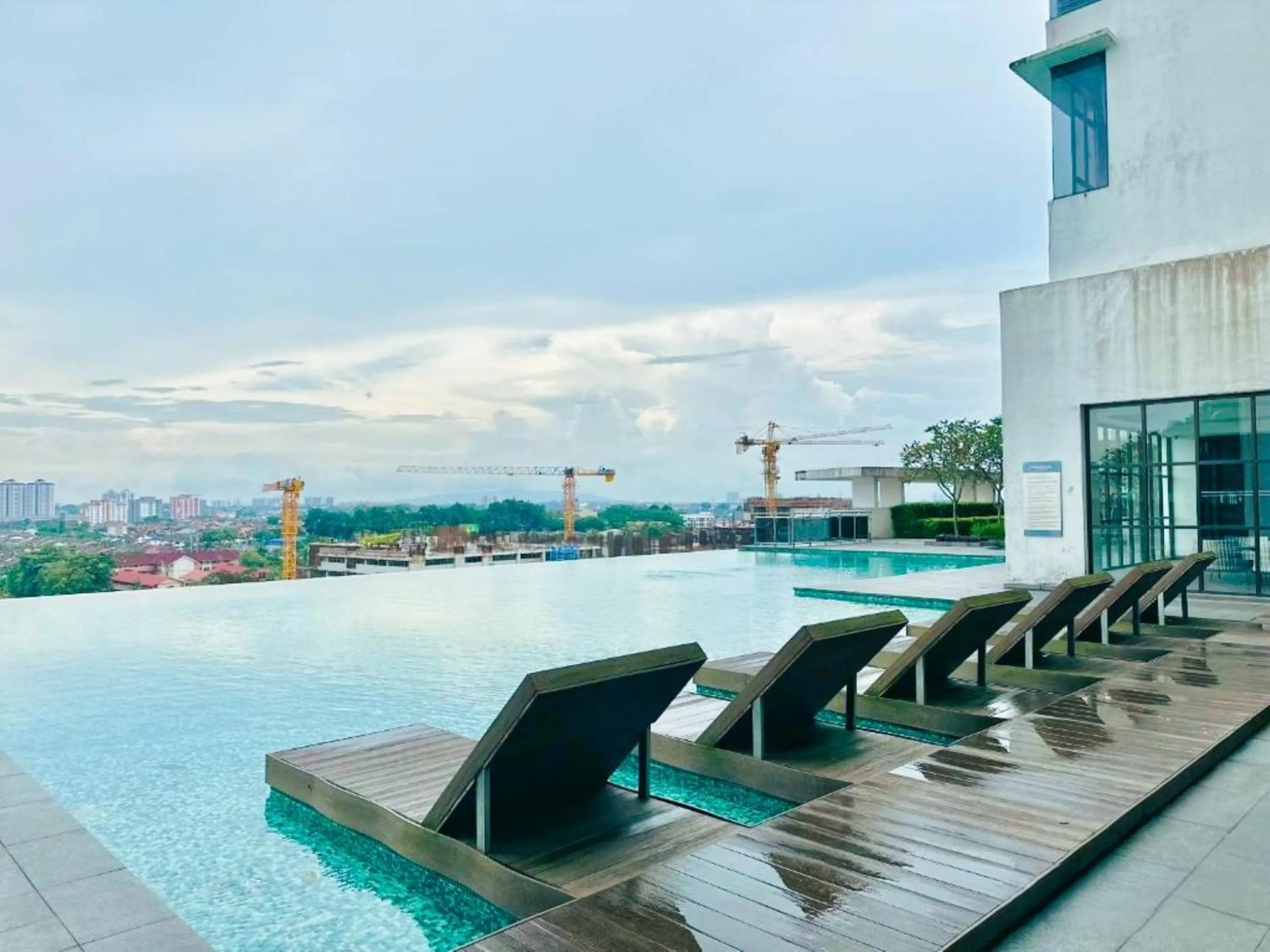 Swimming pool in 1 Tebrau Residences By RR JBcity