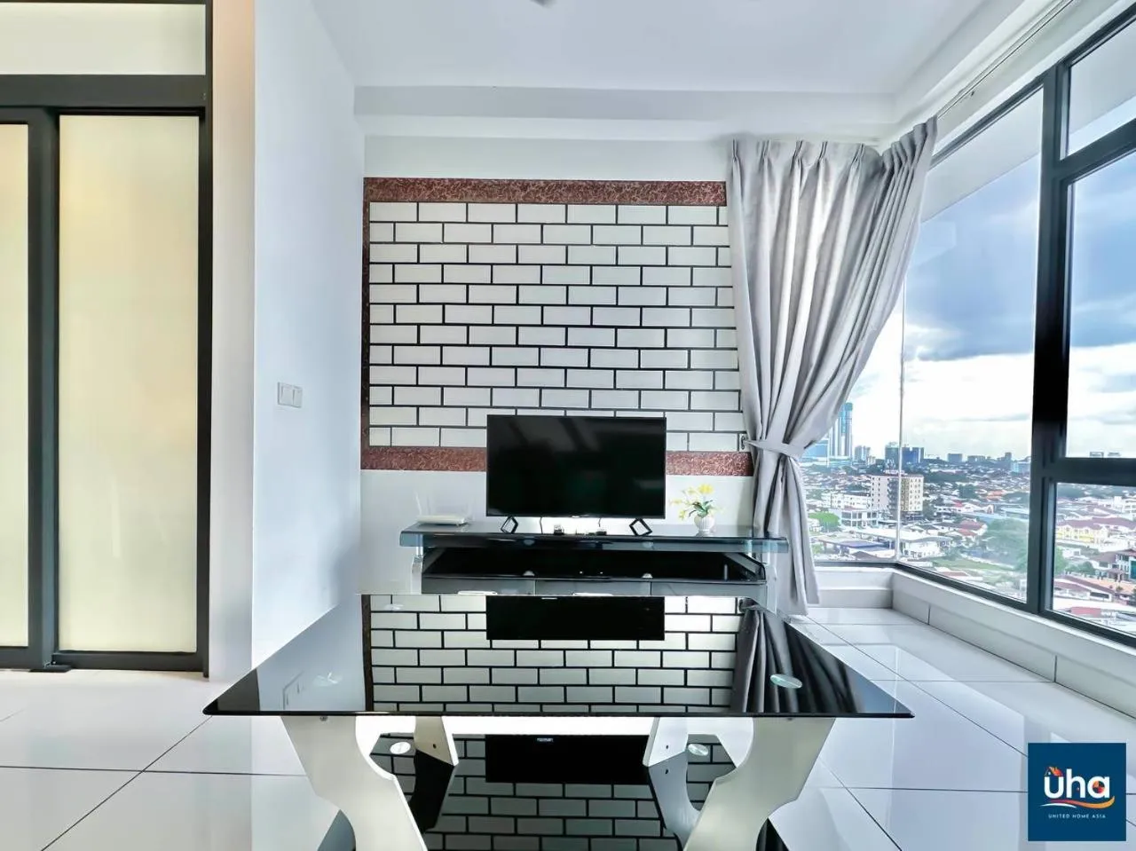 Communal lounge/ TV room in 1 Tebrau Residences By RR JBcity