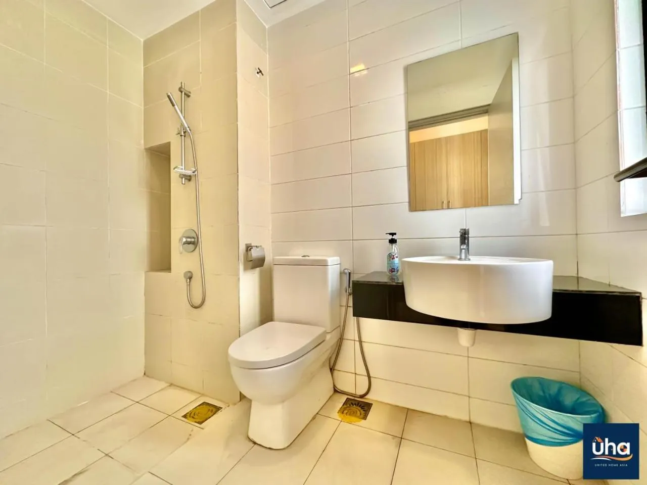 Shower in 1 Tebrau Residences By RR JBcity