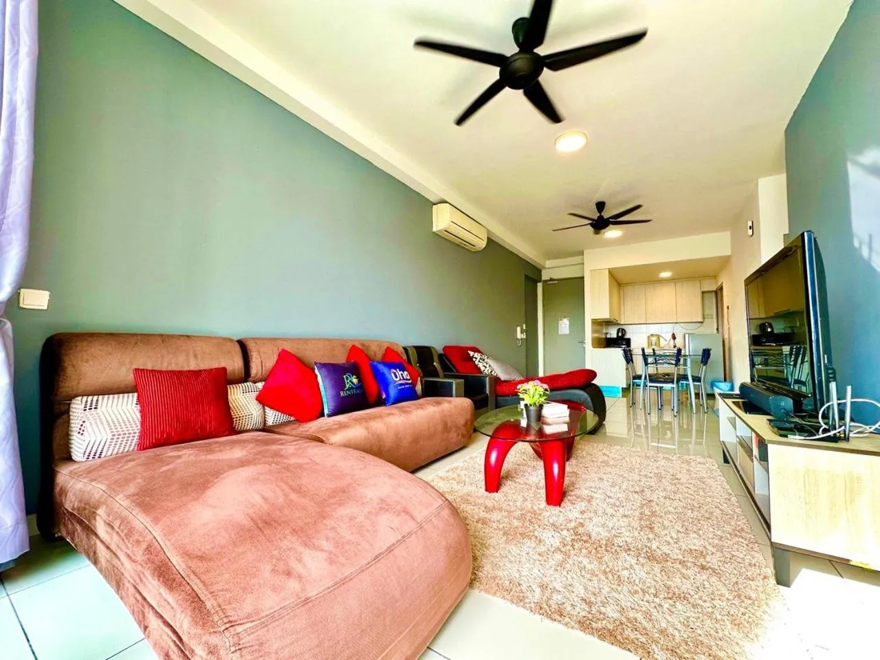 Communal lounge/ TV room in 1 Tebrau Residences By RR JBcity