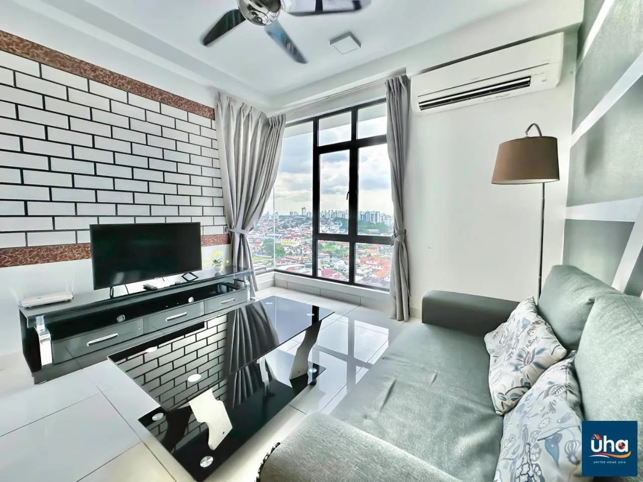 Communal lounge/ TV room in 1 Tebrau Residences By RR JBcity