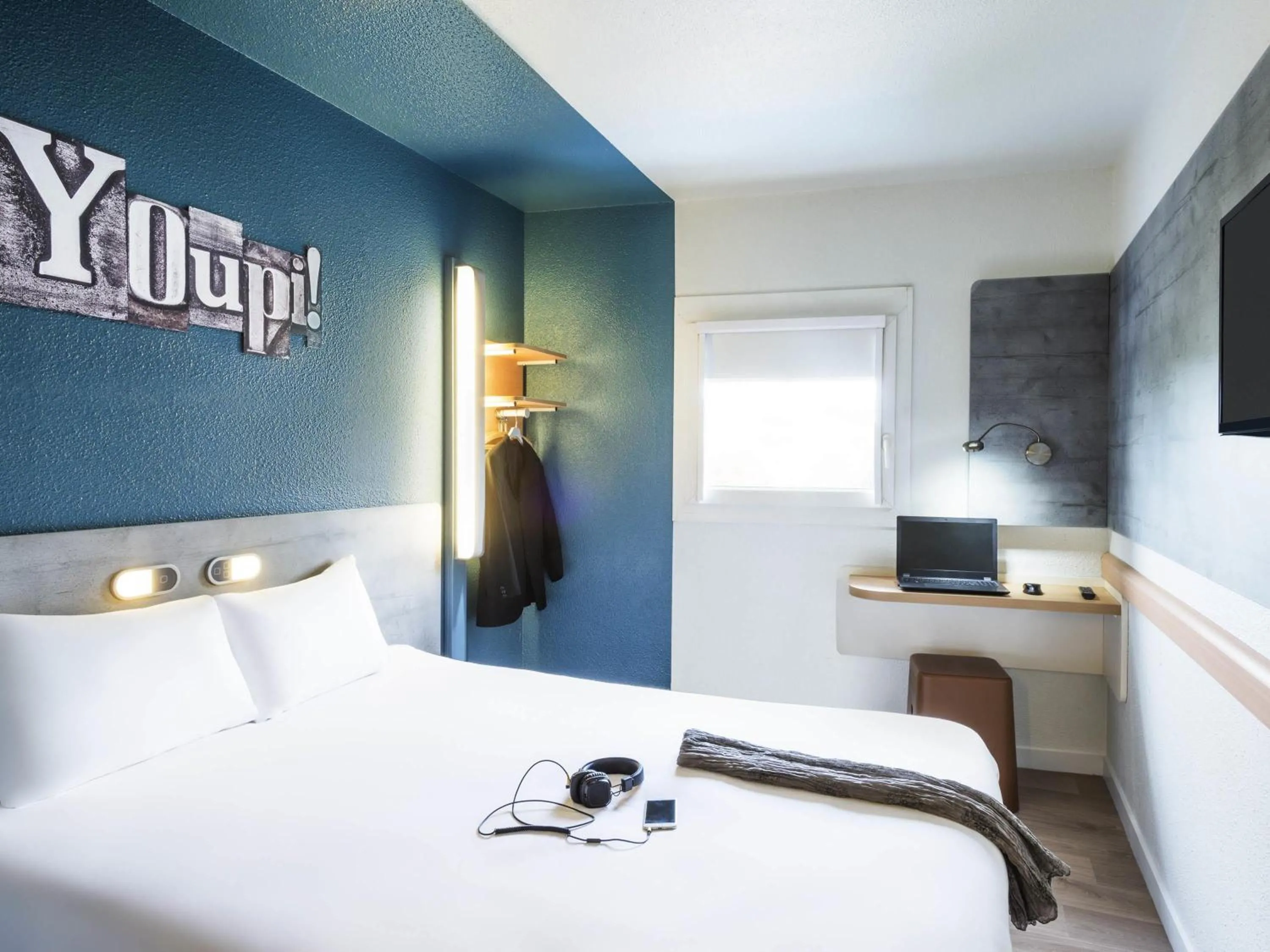 Bedroom, Bed in Ibis budget Rouen Petit Quevilly