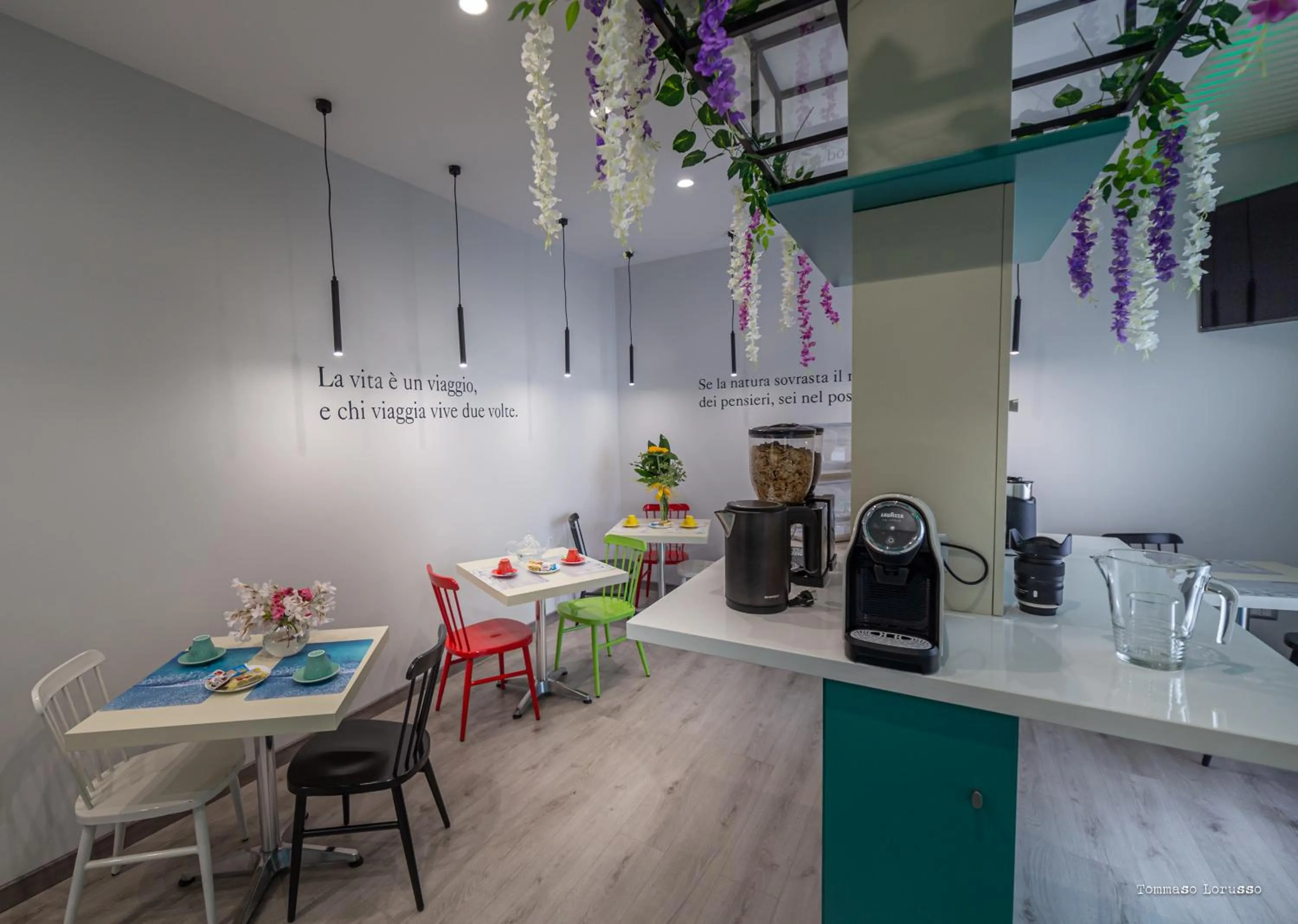 Restaurant/places to eat in HOLYGOLD Suite ****