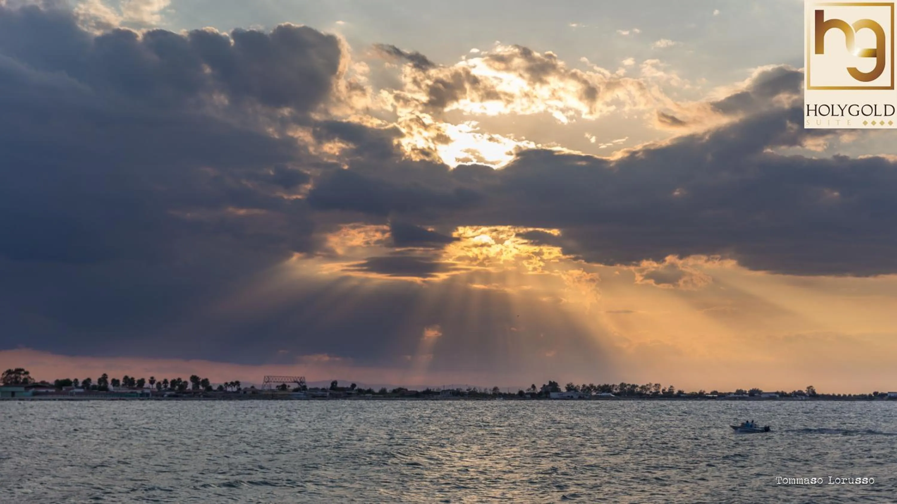 Natural landscape in HOLYGOLD Suite ****