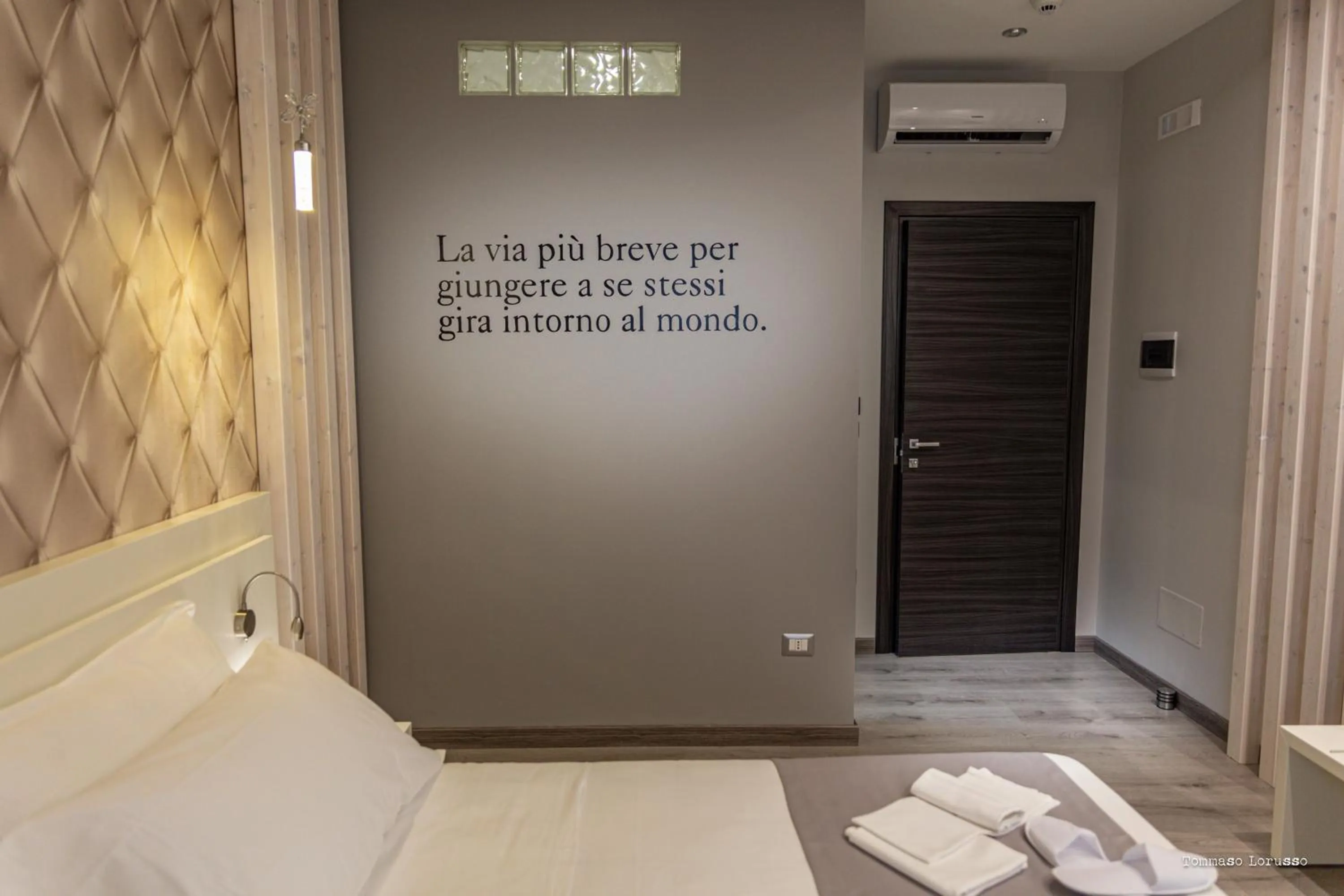 Bedroom, Bed in HOLYGOLD Suite ****