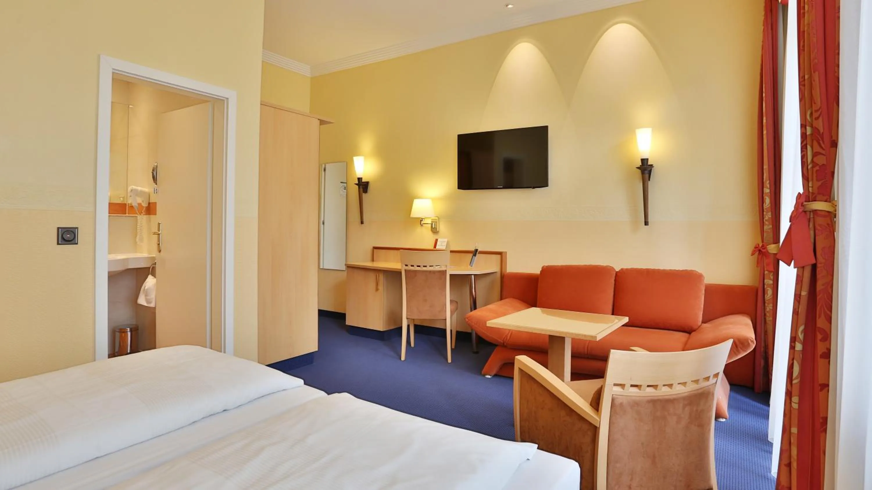 Photo of the whole room, Bed in Hotel Mack Private Inn