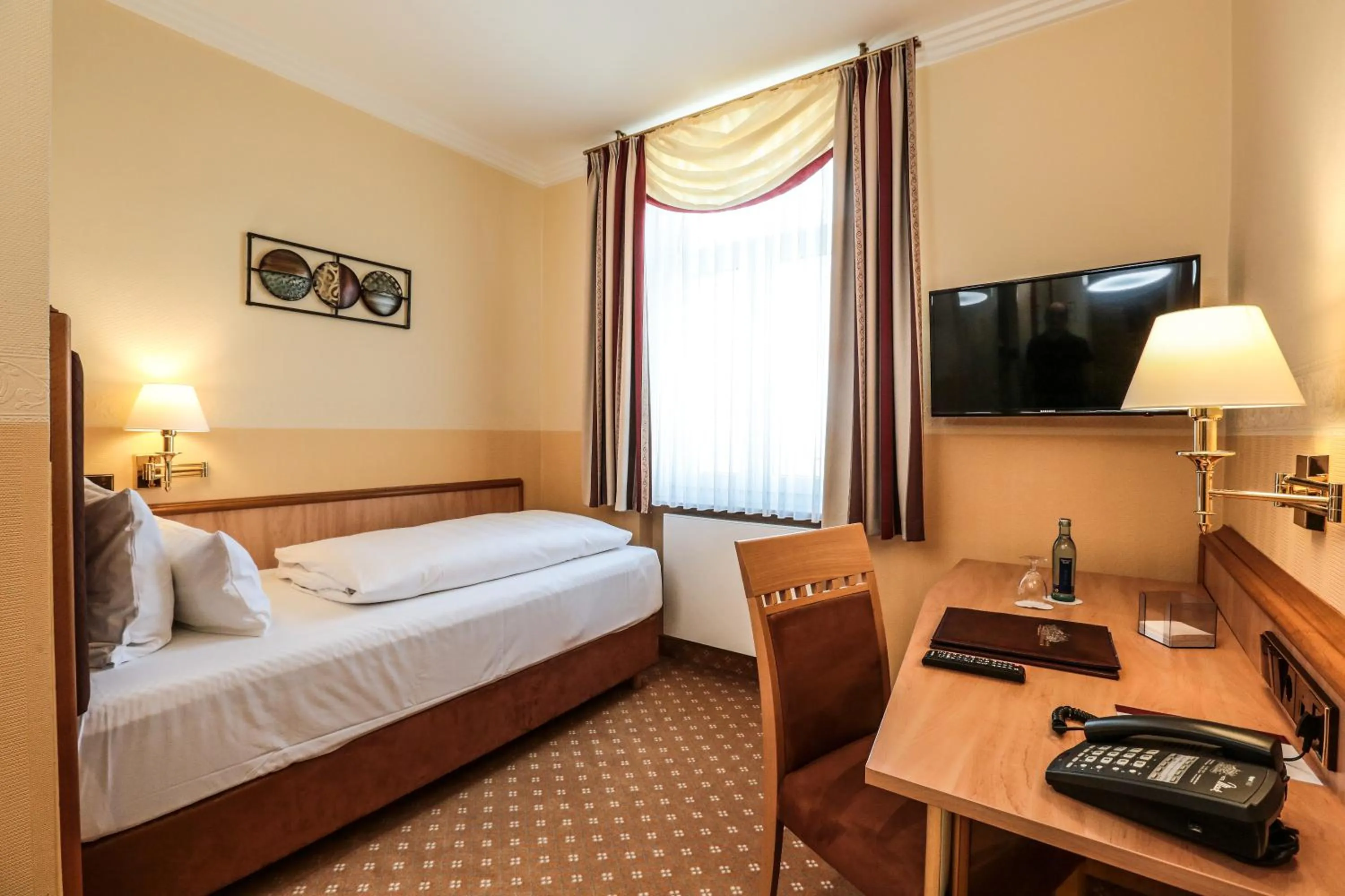 Photo of the whole room, Bed in Hotel Mack Private Inn