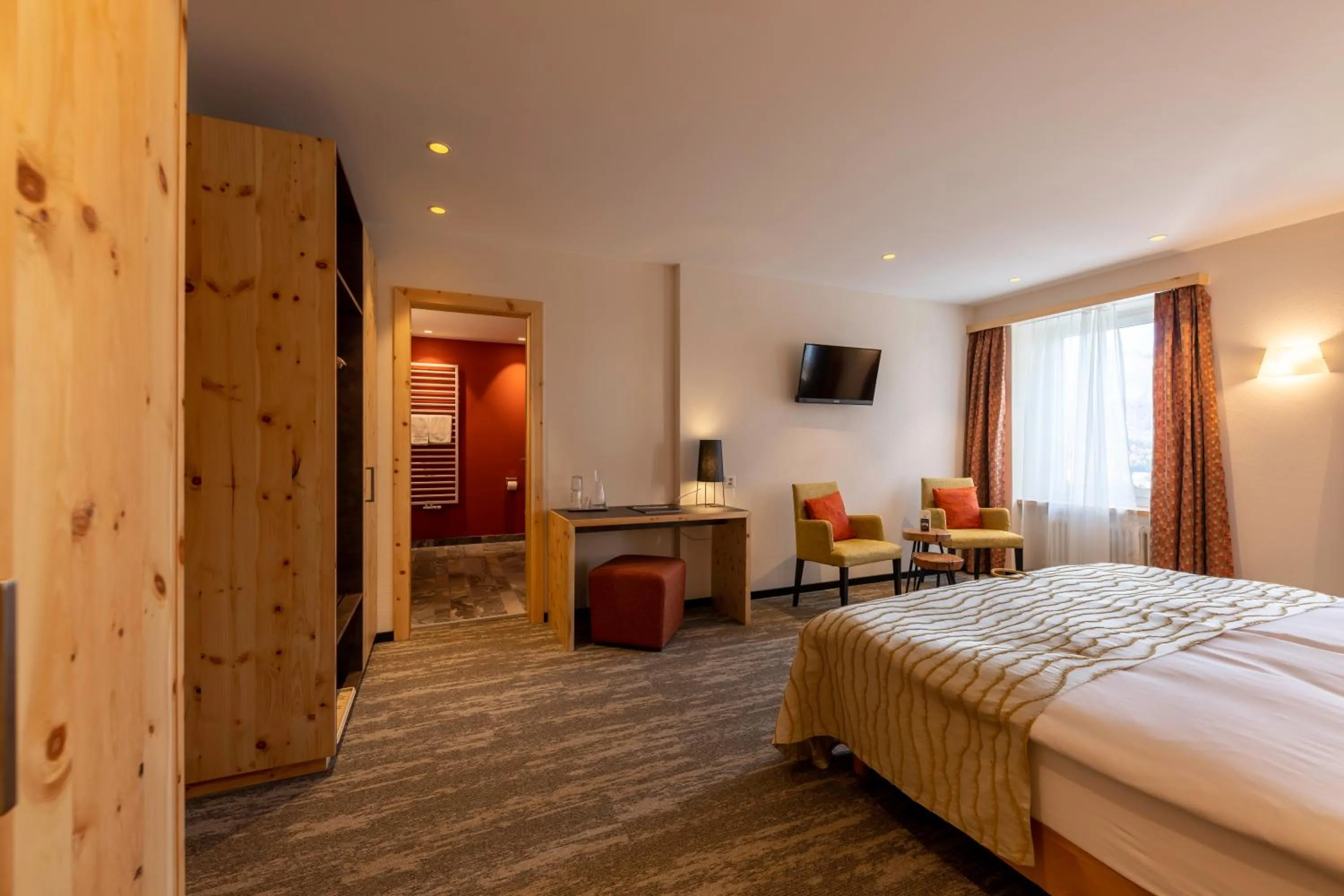 Bedroom, Bed in Sporthotel Pontresina