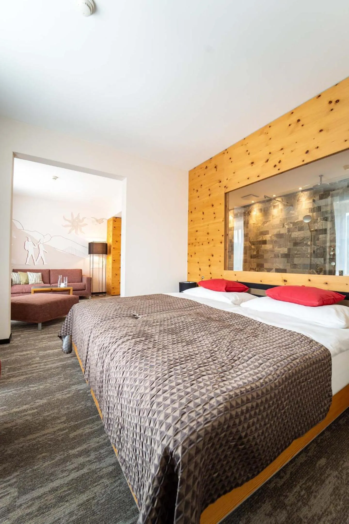 Photo of the whole room, Bed in Sporthotel Pontresina