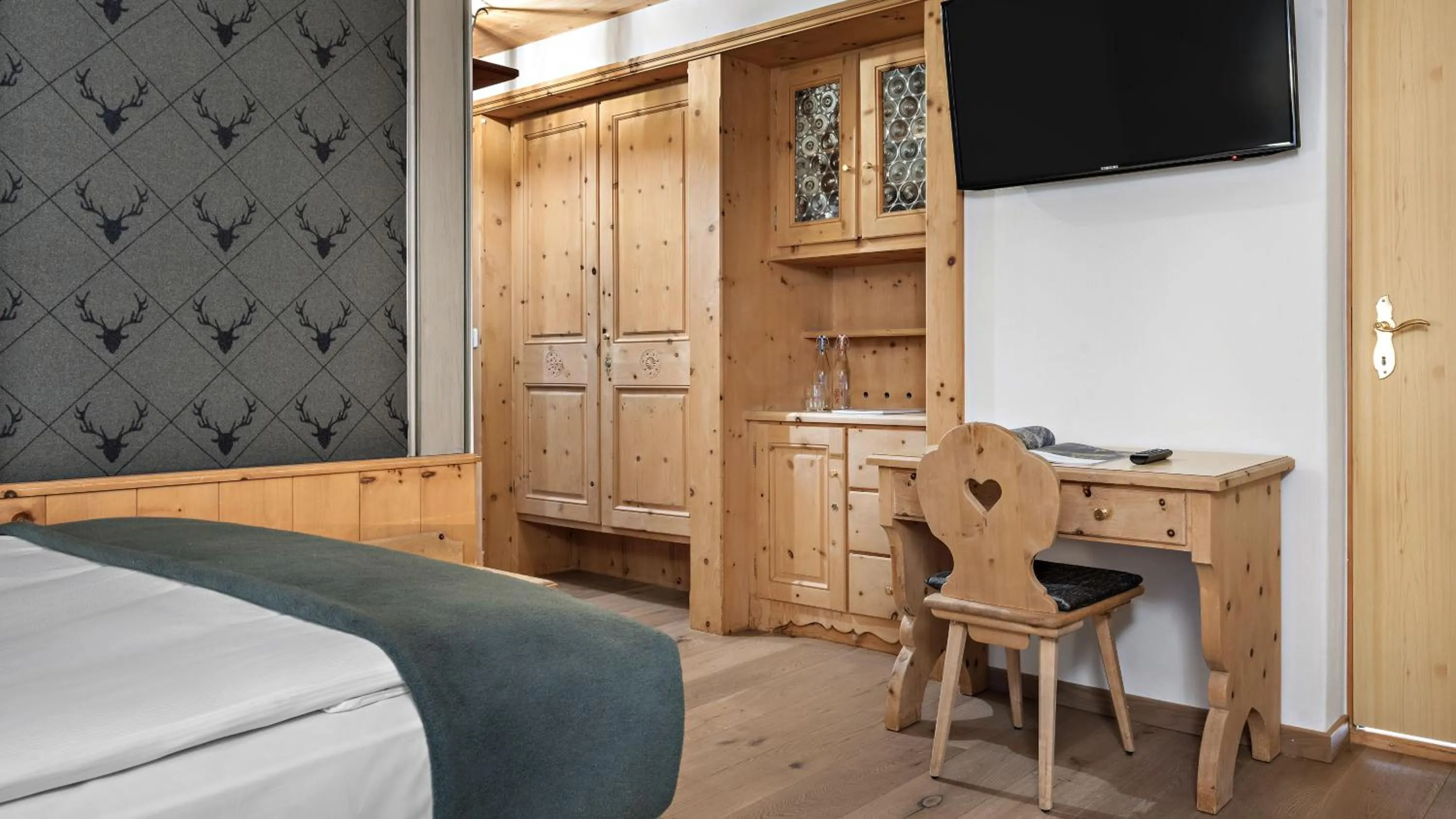 Bedroom, Bed in Morosani Posthotel