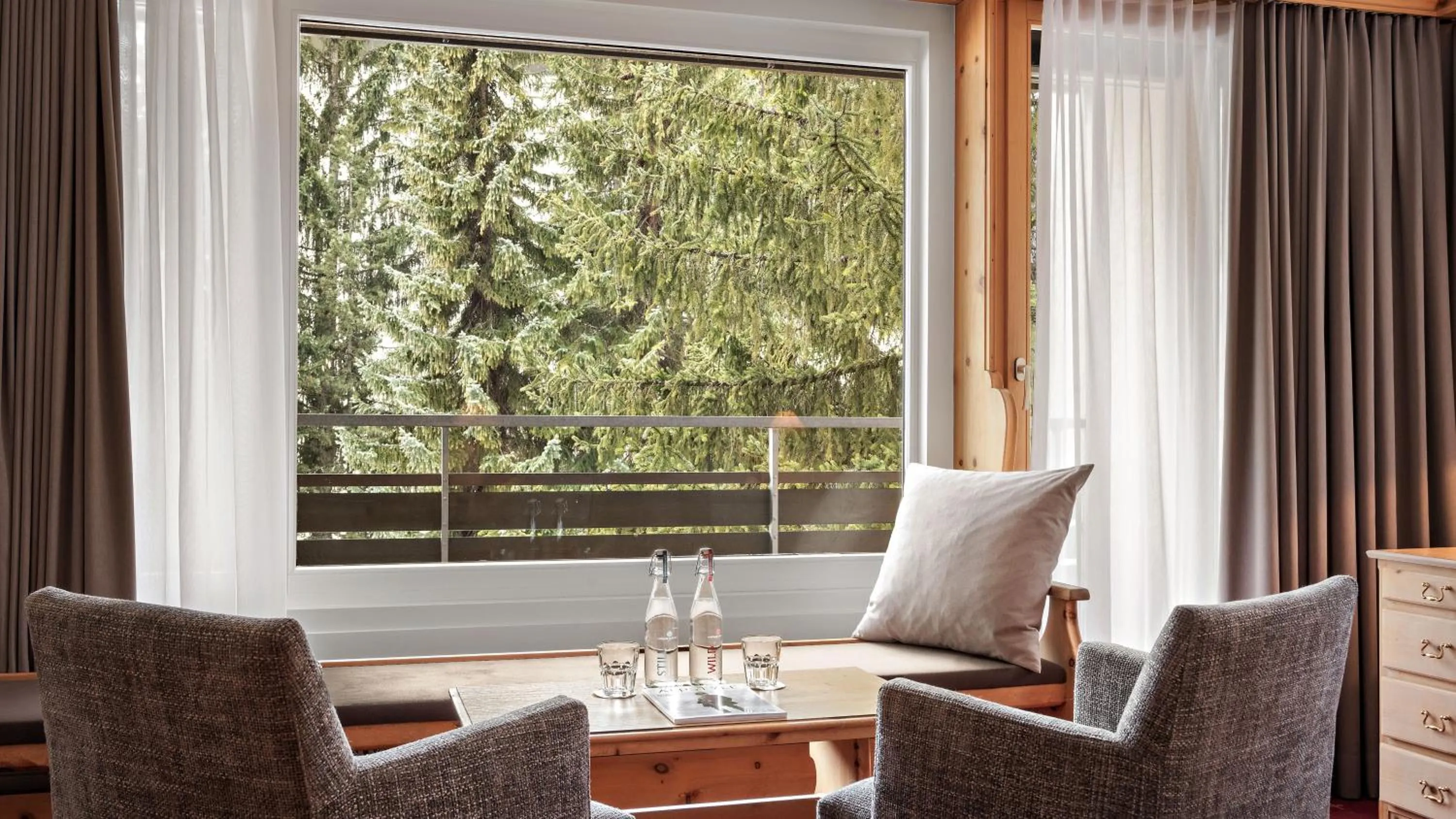 Seating area in Morosani Posthotel