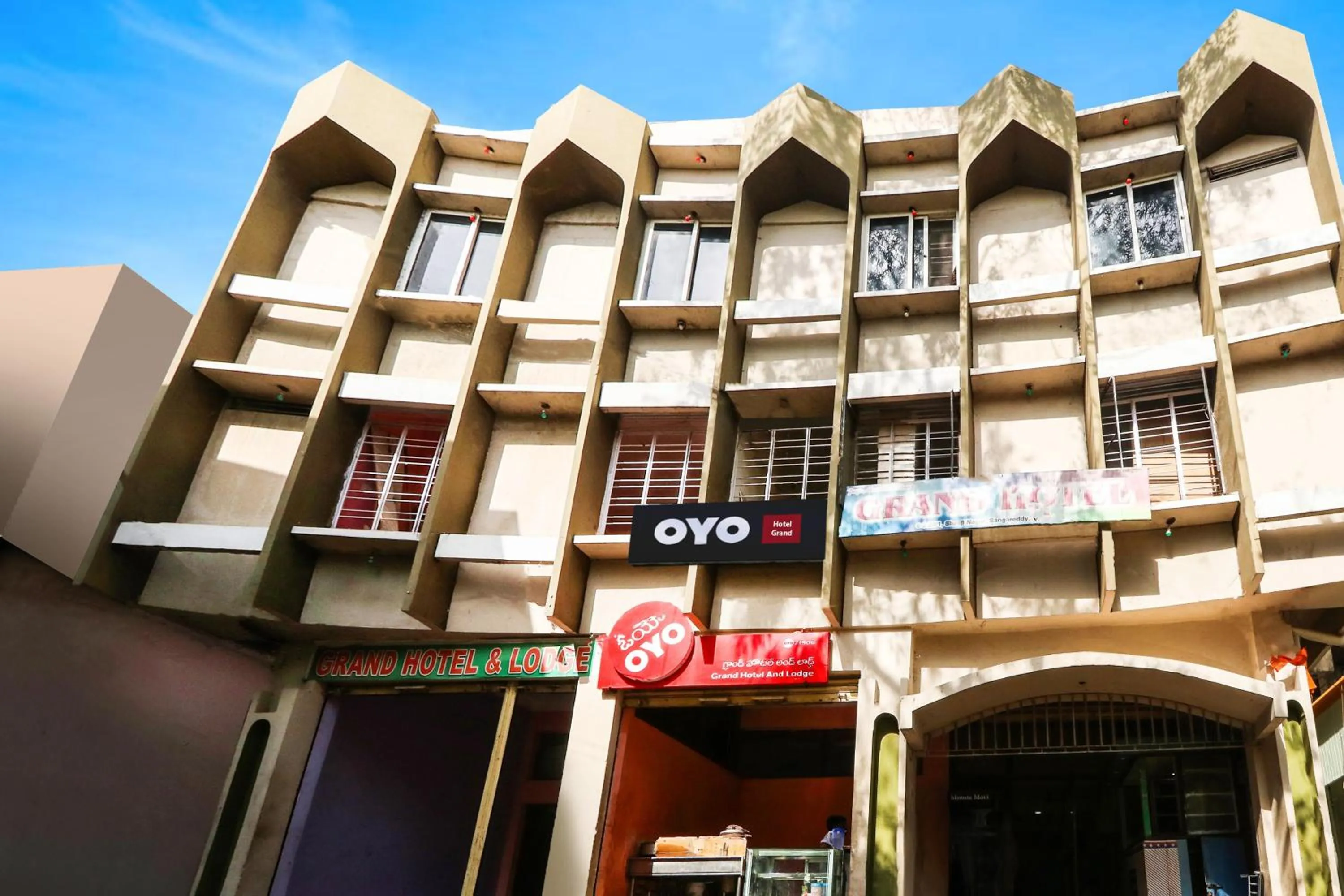 Facade/entrance in Hotel O Grand Hotel And Lodge