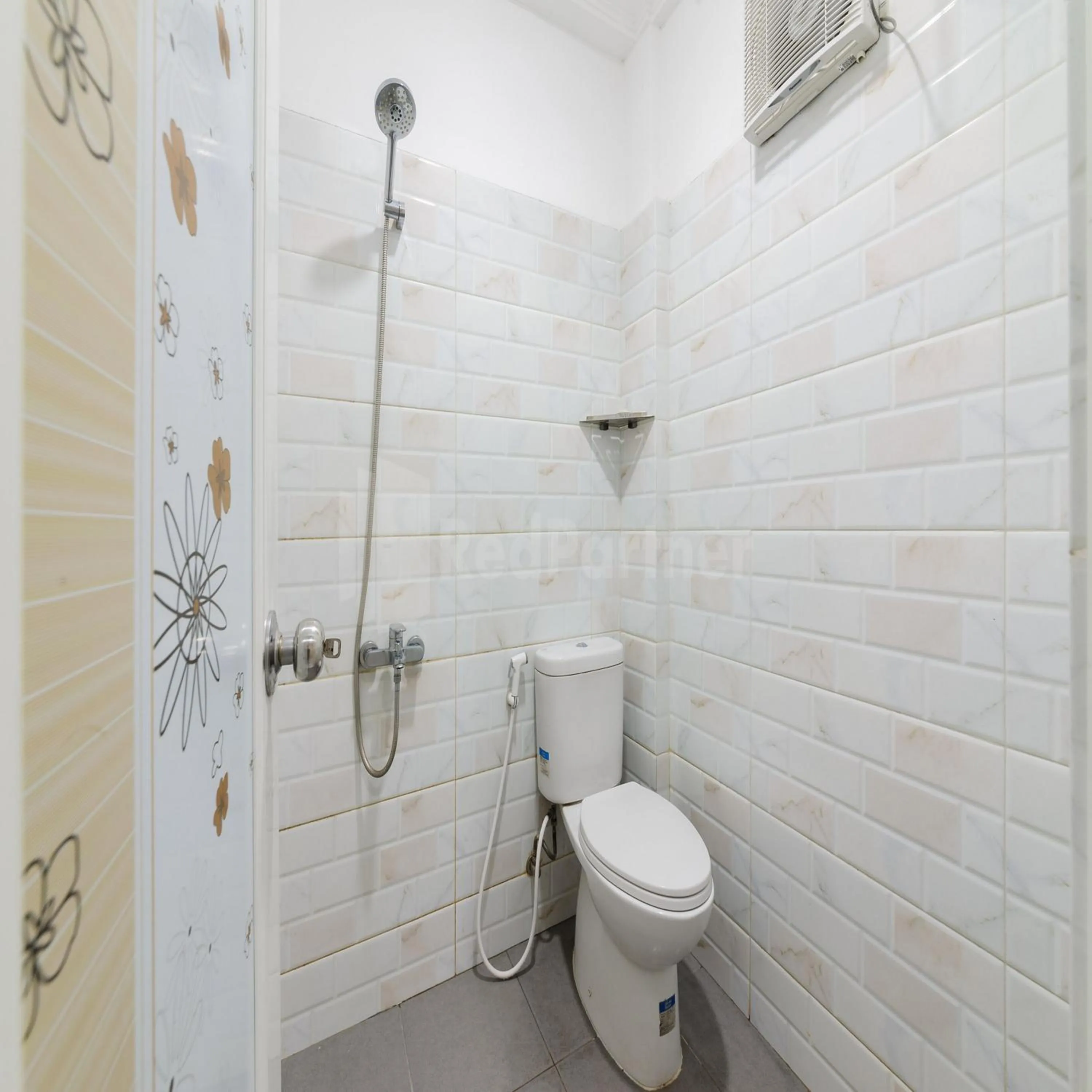 Bathroom in Hotel 78 Parapat Mitra RedDoorz