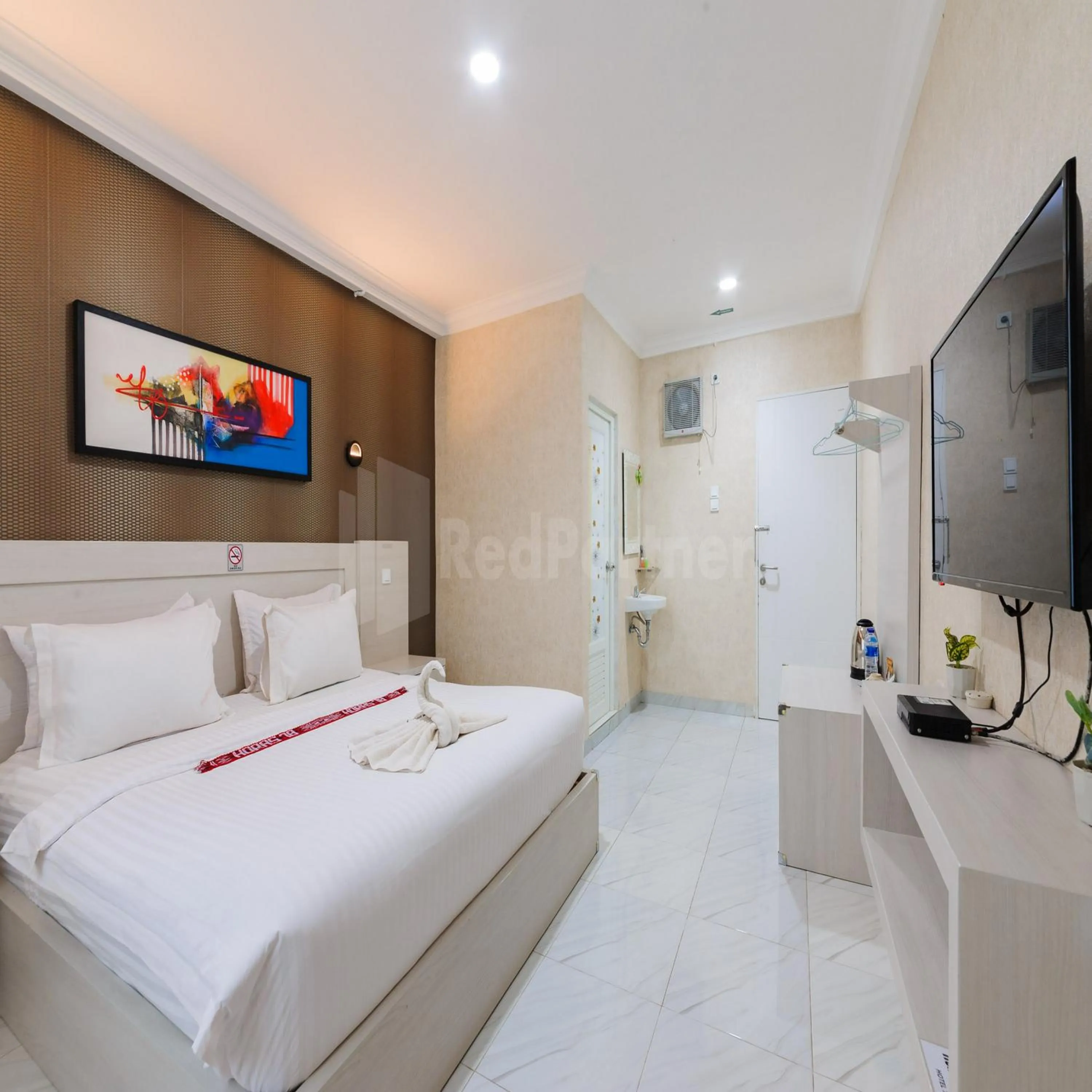 Bedroom, Bed in Hotel 78 Parapat Mitra RedDoorz