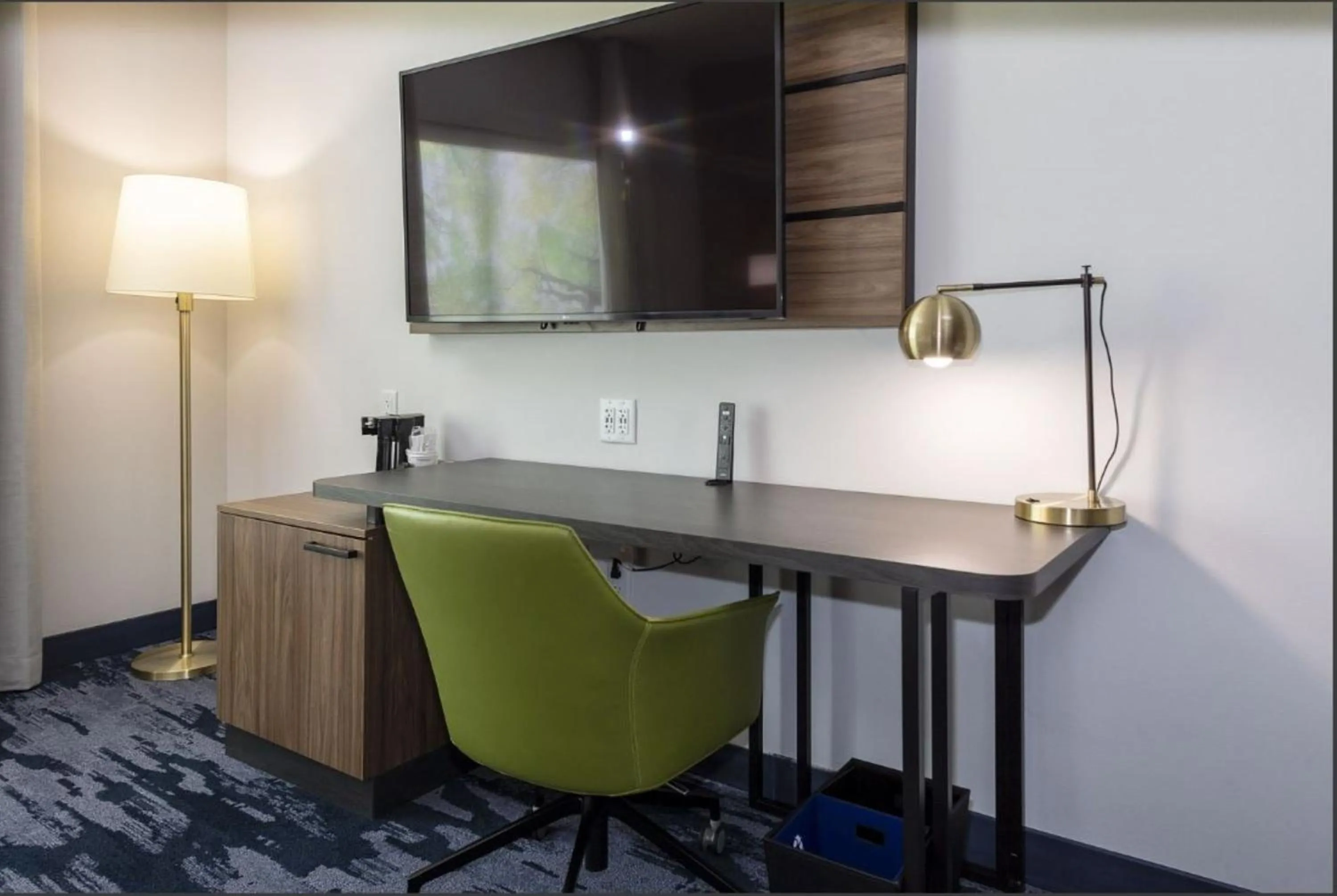 TV and multimedia in Fairfield Inn & Suites Monahans