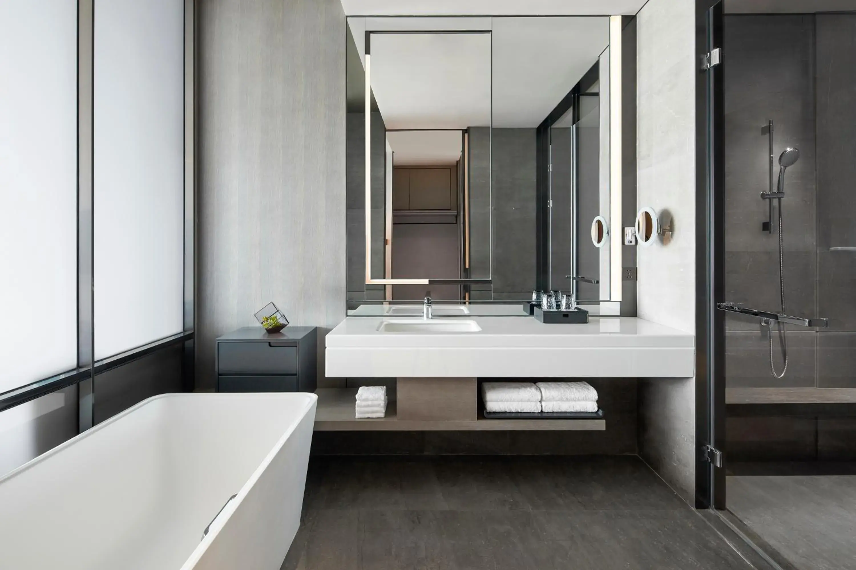 Executive, M Club level, Guest room, 2 Queen, City view in Wuhan Marriott Hotel Optics Valley Executive, M Club level, Guest room, 2 Queen, City view in Wuhan Marriott Hotel Optics Valley