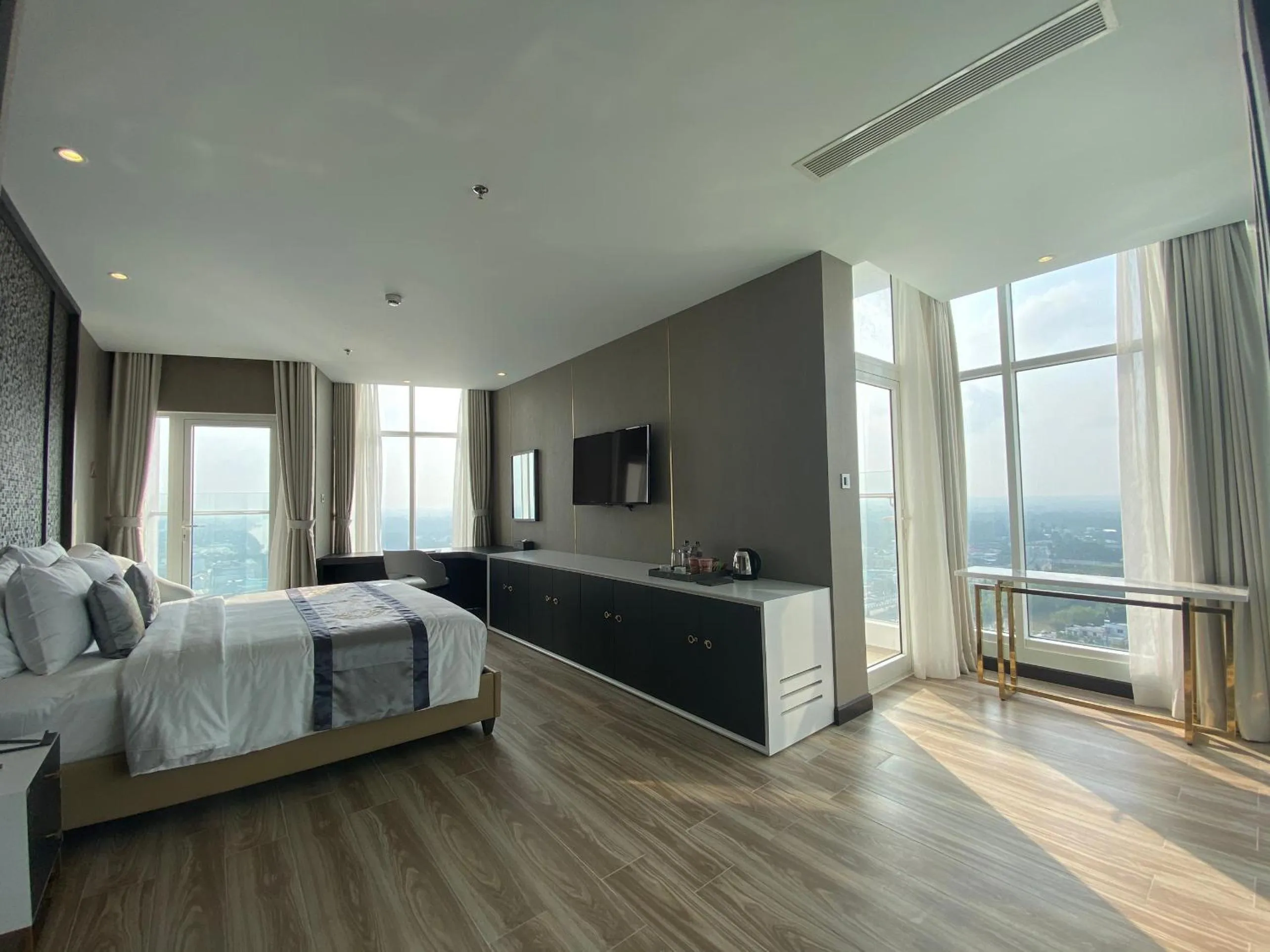 Bedroom, Bed in Diamond Stars Ben Tre Hotel