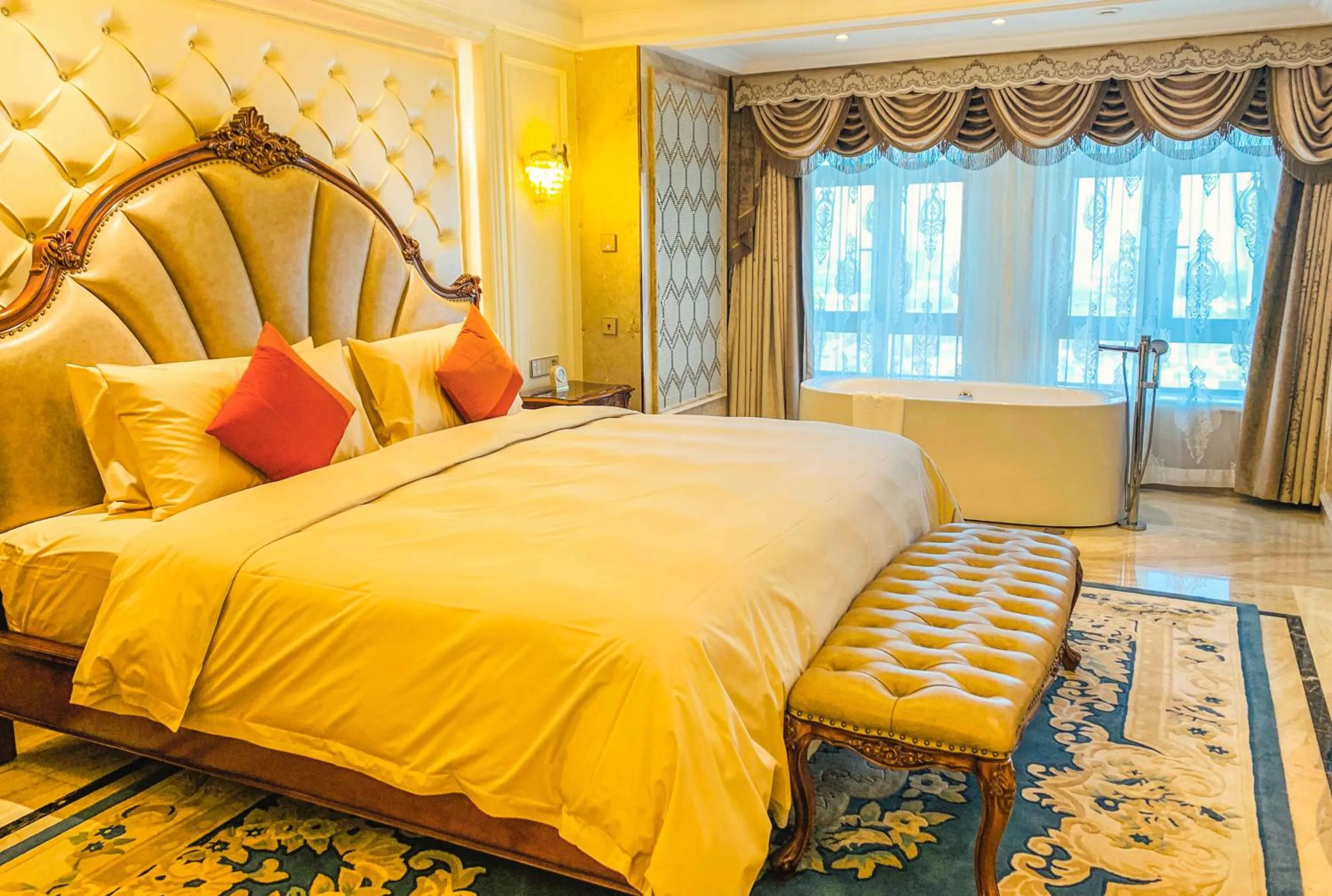 Bed in Wyndham Grand Kunming East